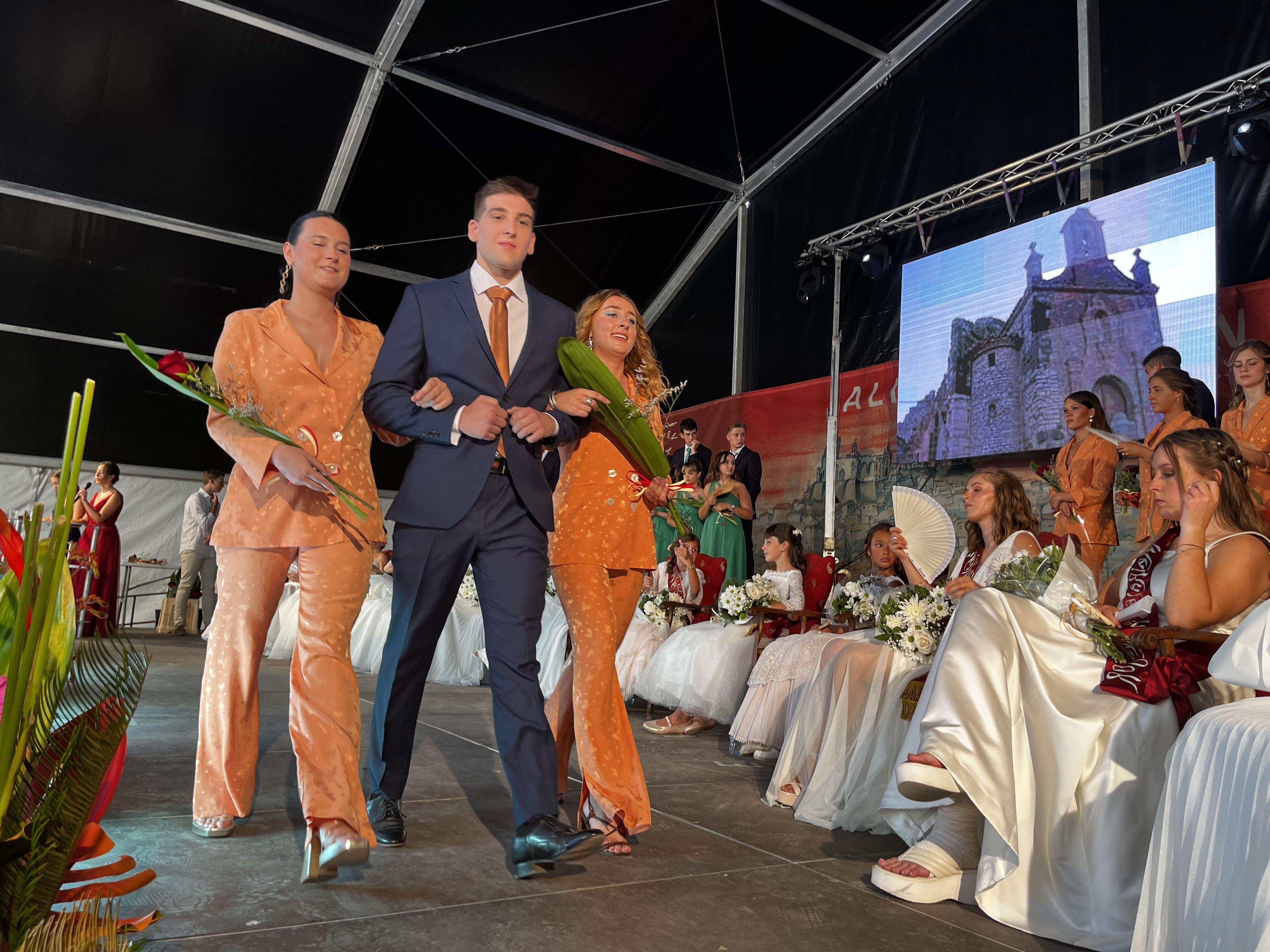 Quintos y quintas de 2021 de Almudévar. Foto Mercedes Manterola