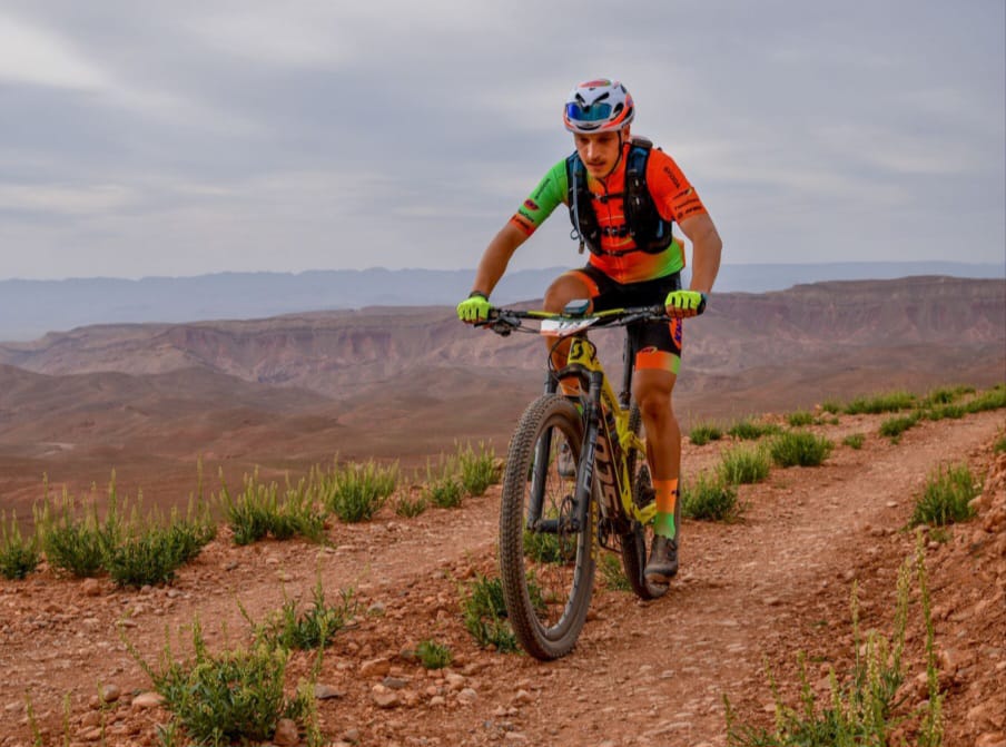 Adrián Soriano en una etapa de la Titan Desert 2023. 