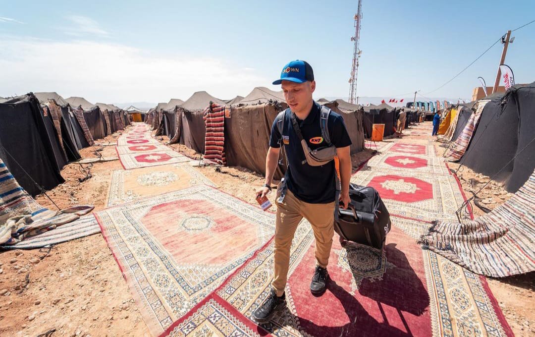 Llegando al campamento antes de comenzar la carrera.