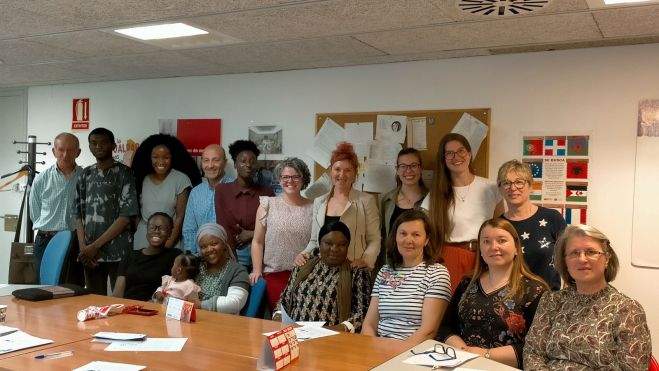 Imagen de archivo de integrantes de la Federación de Asociaciones por la Multiculturalidad de Huesca. Imagen de archivo de integrantes de la Federación de Asociaciones por la Multiculturalidad de Huesca.