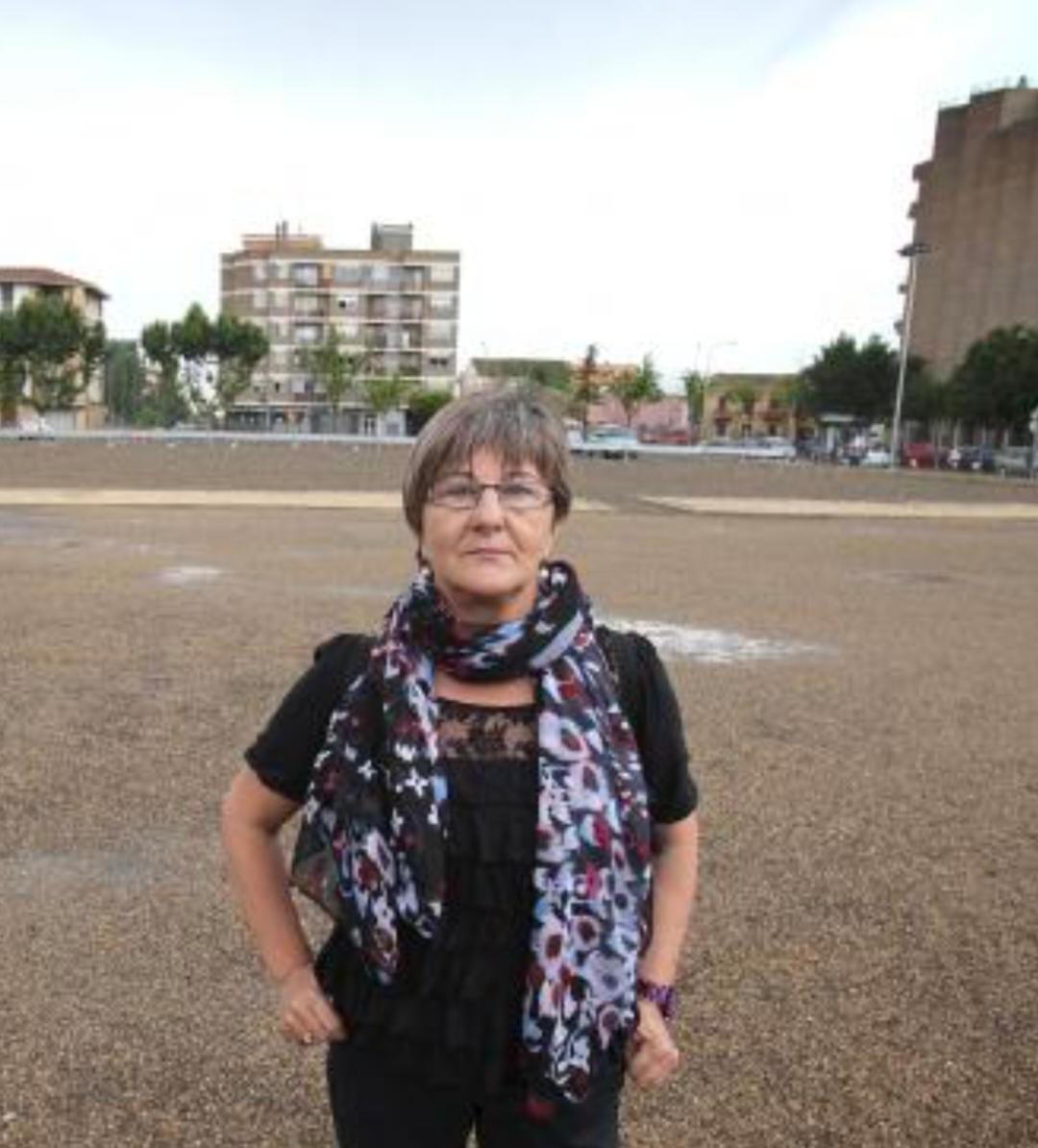 Puri Broto, presidenta actual de la Asociación de Vecinos. Exposición "50 años haciendo barrio". Barriofest 2023