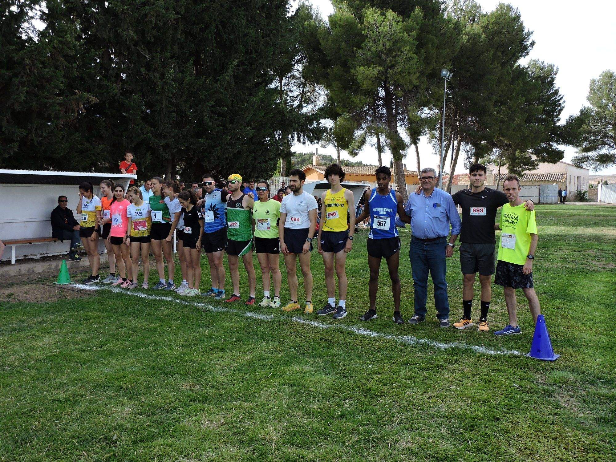 Participantes de la carrera absoluta en Peñalba