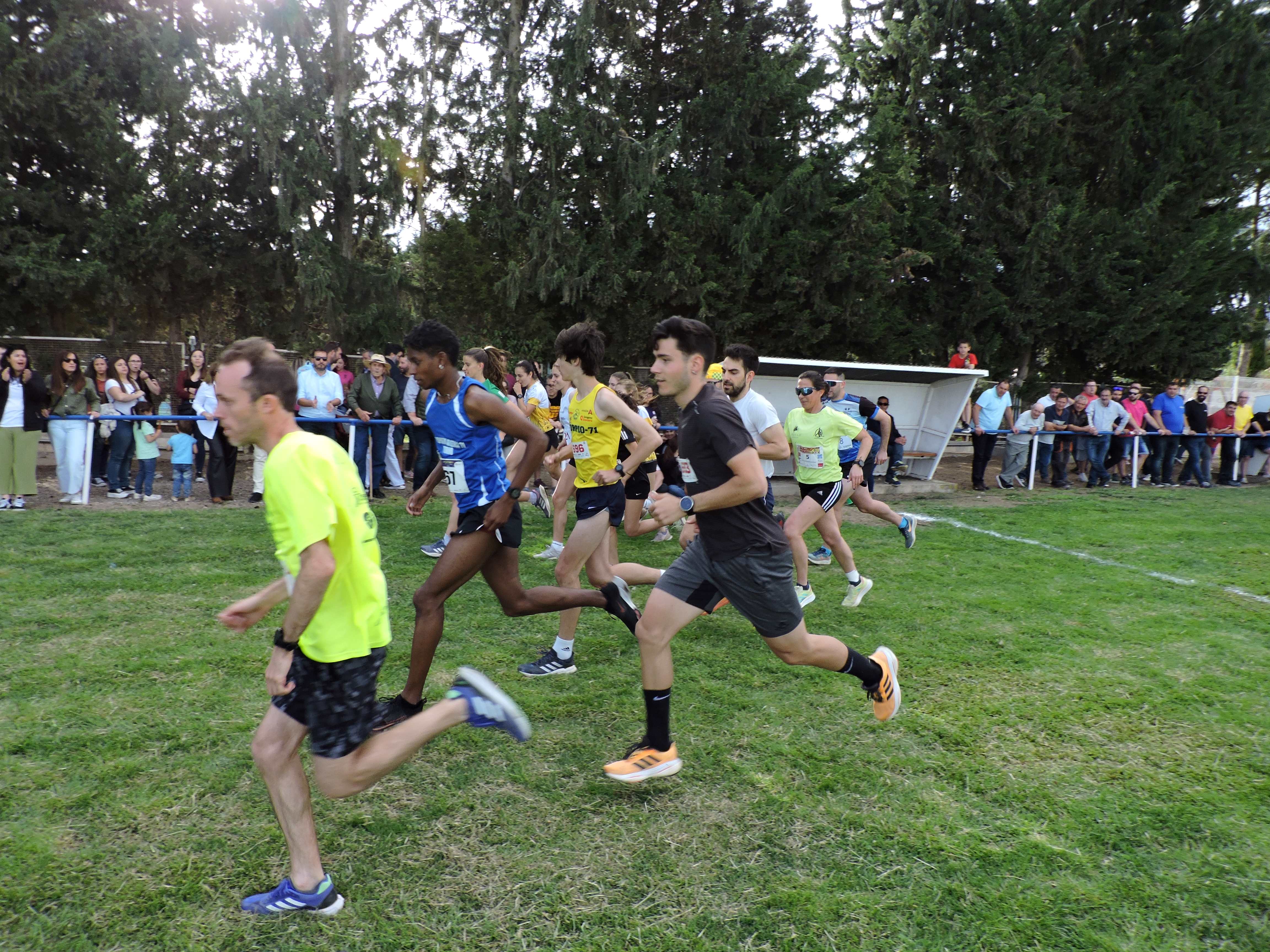 Salida de la carrera pedestre de Peñalba