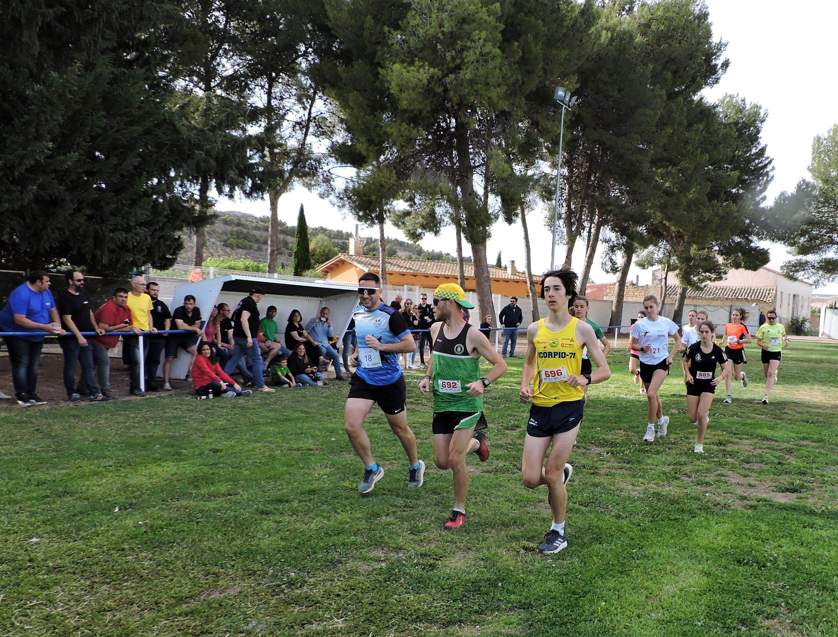 Ezquerra, Rozas y Hernando en la carrera pedestre de Peñalba