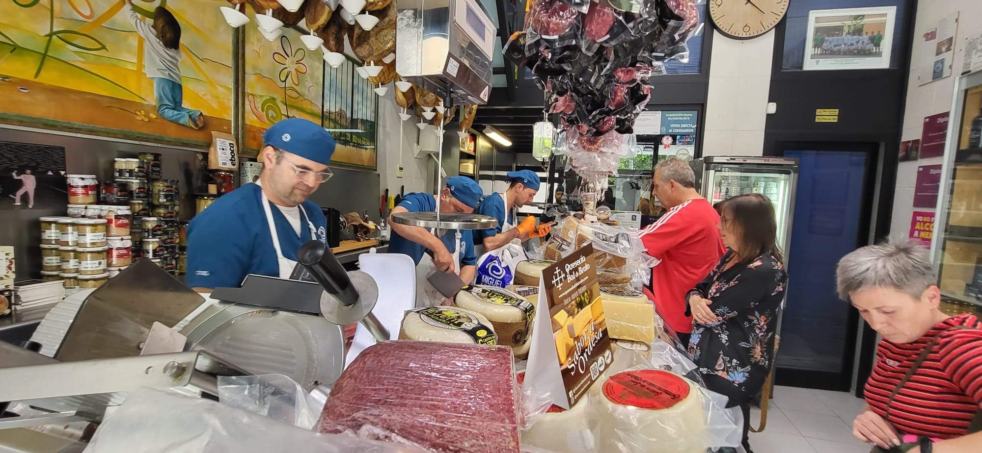 25º aniversario de la Carnicería Miguel Escuer. Foto Javier García Antón