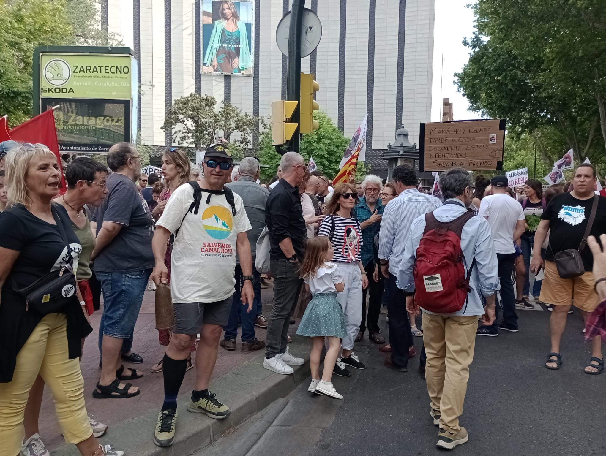 Manifestación en Zaragoza por la protección de Canal Roya. Foto: Isabel Arilla