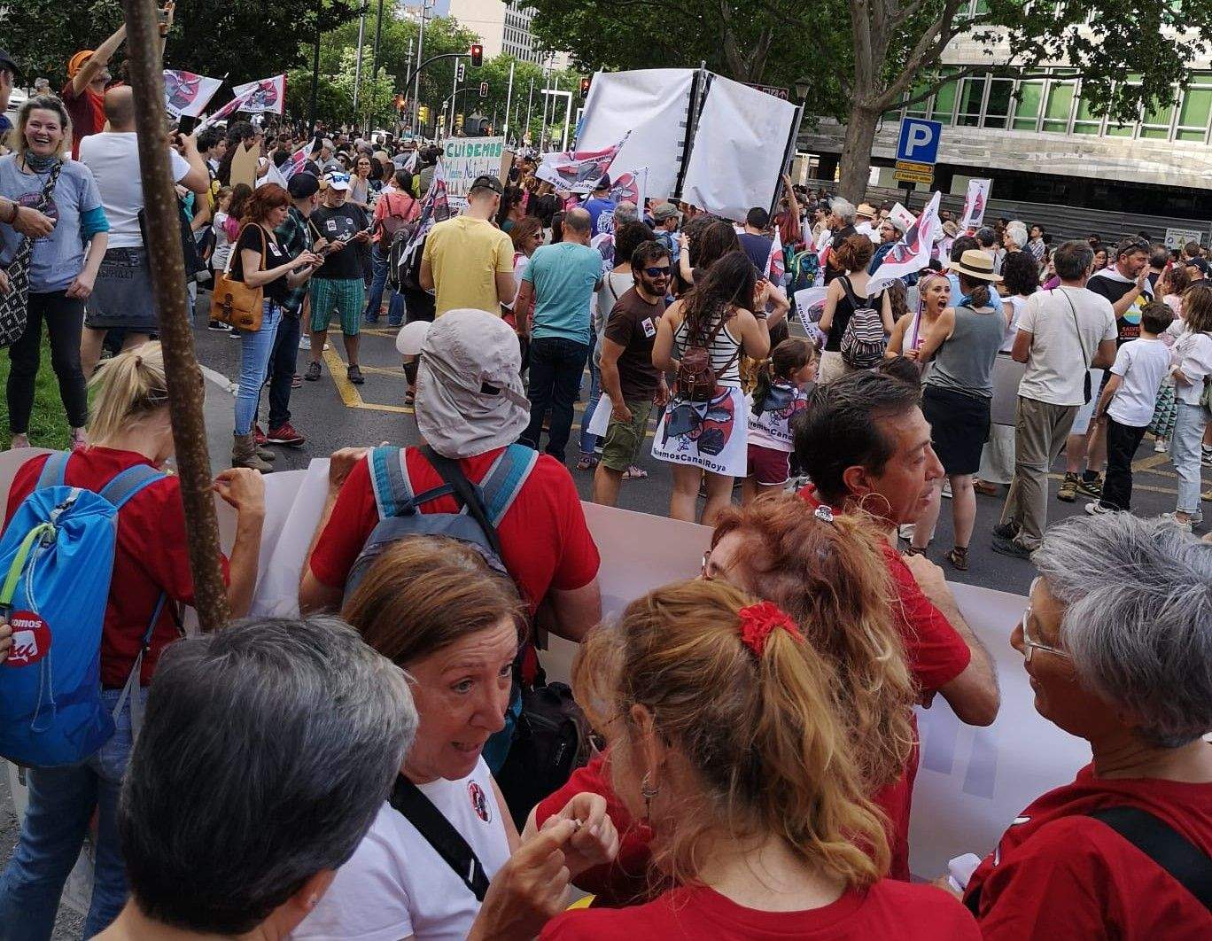 Manifestación en Zaragoza por la protección de Canal Roya. Foto: Marian Bandrés