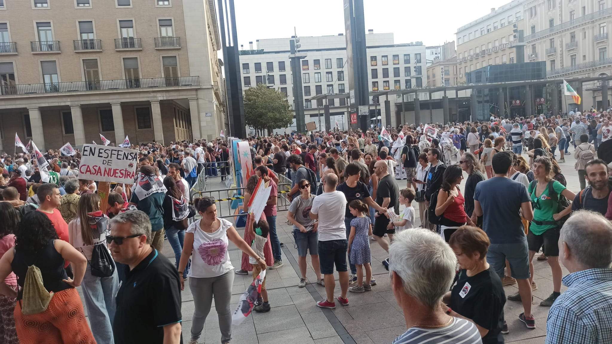 Manifestación en Zaragoza por la protección de Canal Roya.