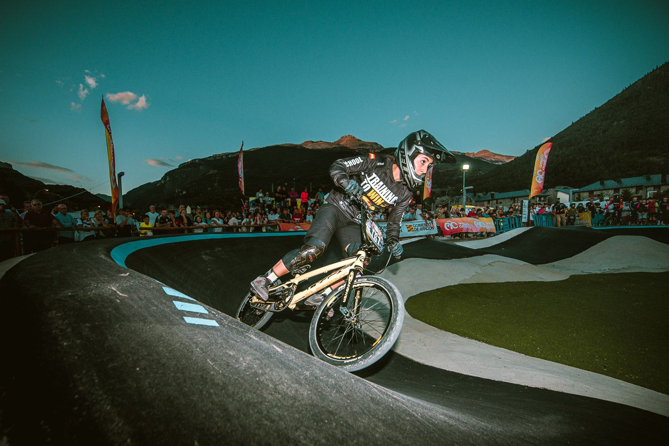 Impresionante Pump Track en Villanúa.