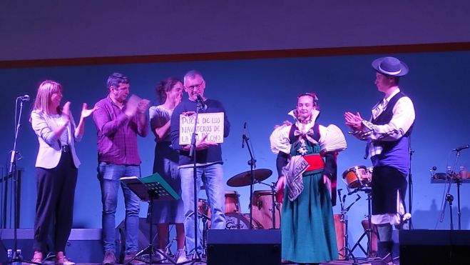 Eloy Marín ha recogido la placa en nombre de los navateros. Eloy Marín ha recogido la placa en nombre de los navateros.