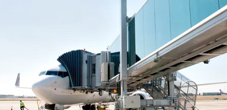 Embarque para un avión de Adelte Grop, cuya fábrica en Monzón gestiona el Grupo Tatoma