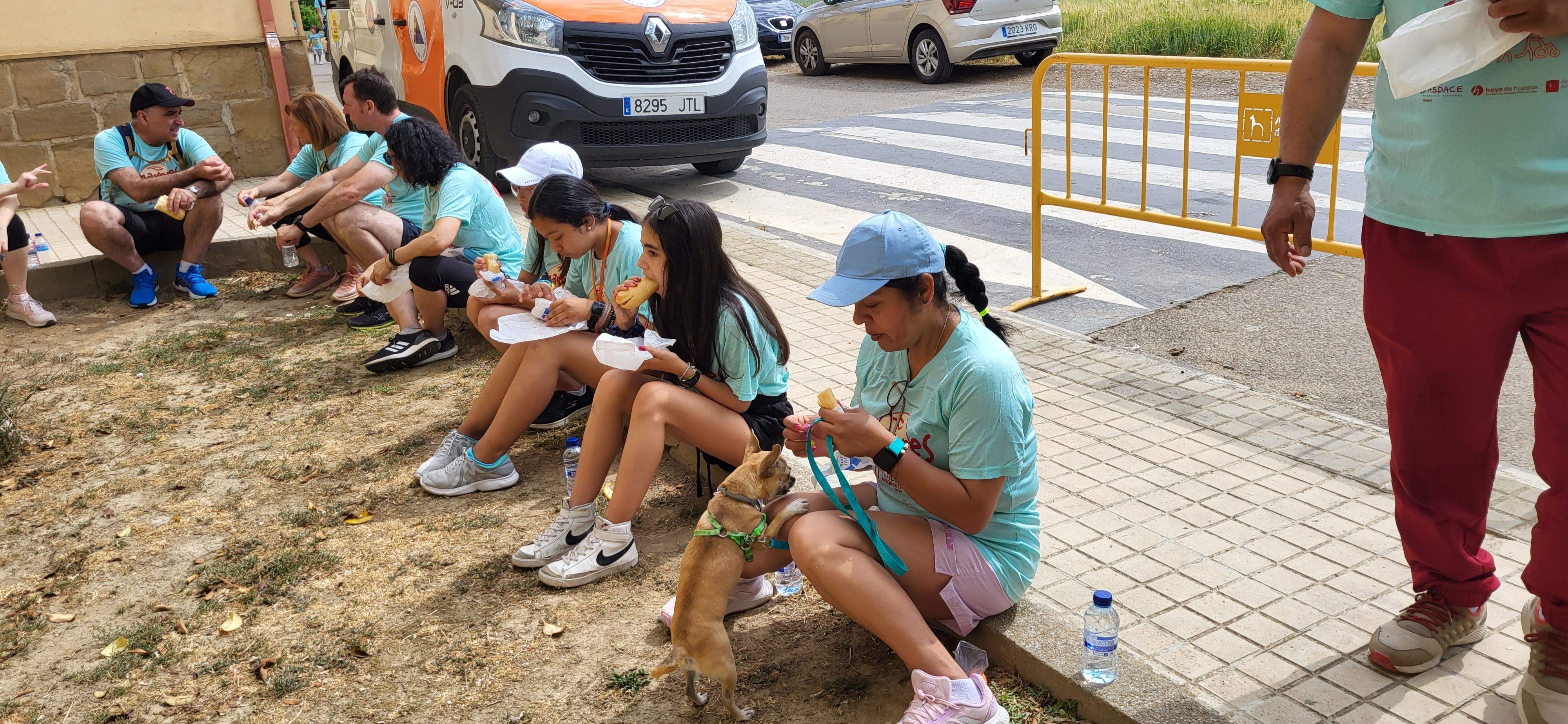 La Marcha Aspace en el avituallamiento de Banariés. Foto: Mercedes Manterola