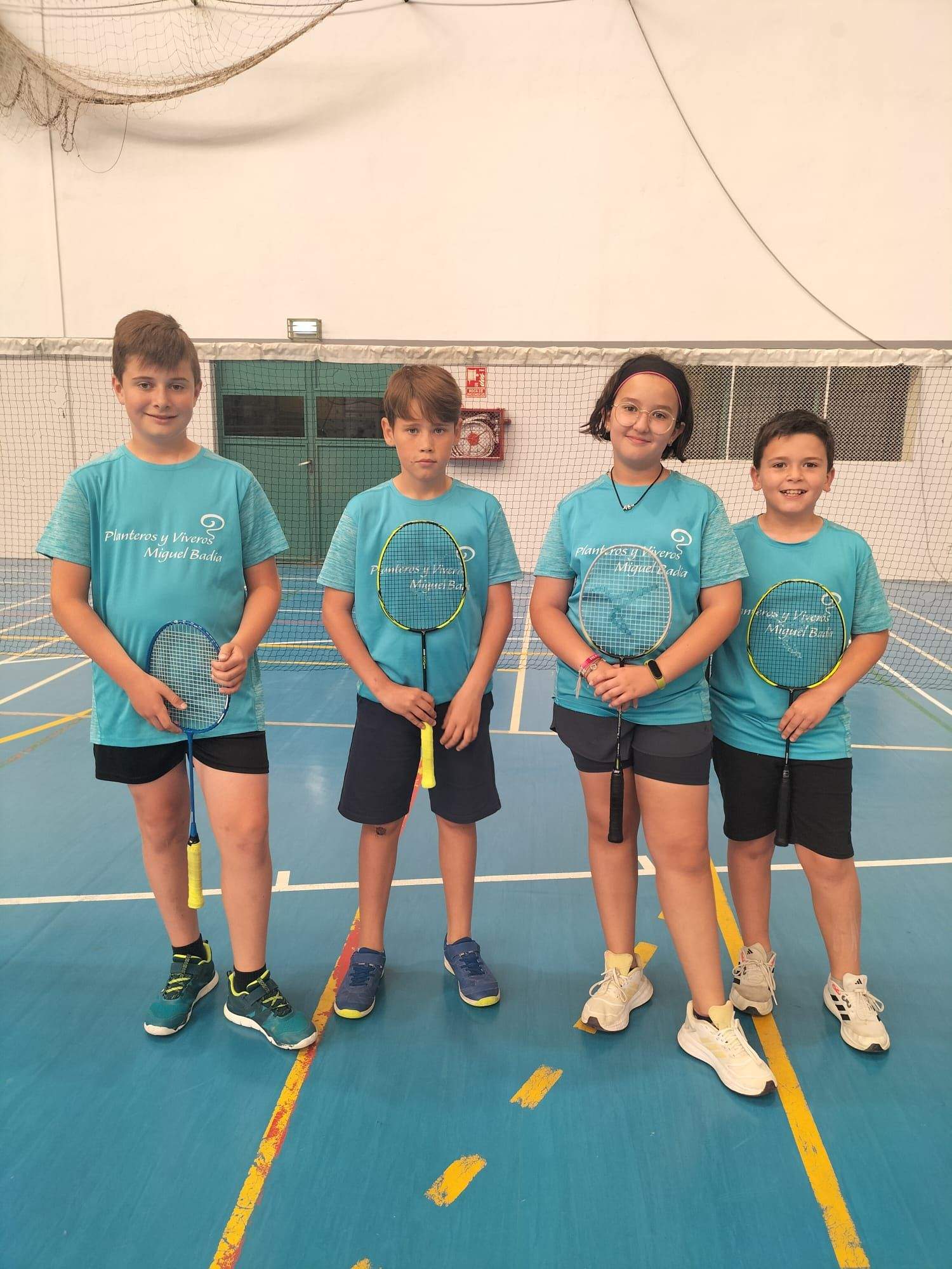 Hugo Arias, Amai Berguices, Alejandra Berga y Álvaro Berga, del Bádminton Binéfar.
