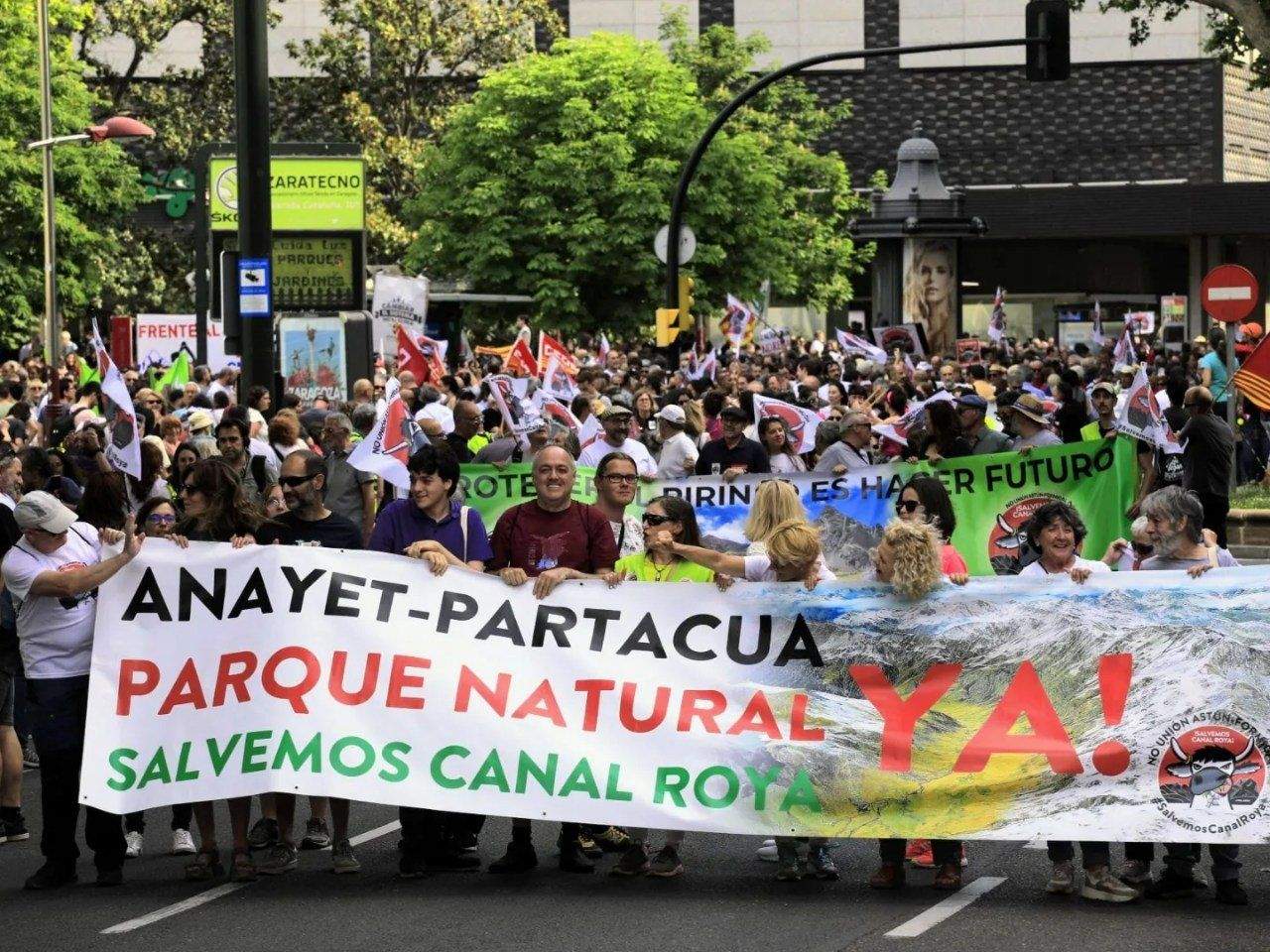 Manifestación en Zaragoza por la protección de Canal Roya. 