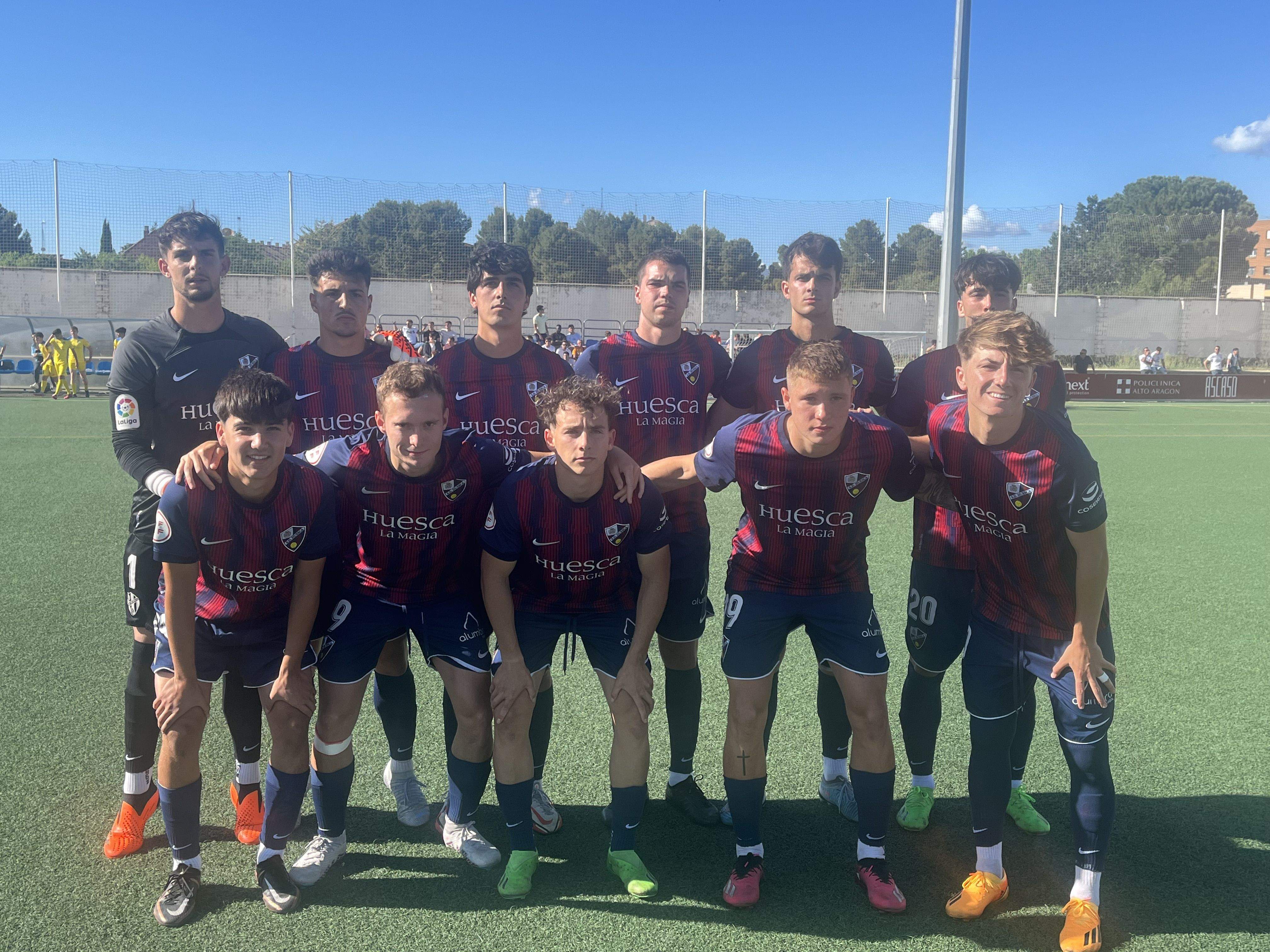 Once del Huesca B. Foto: A. Mora