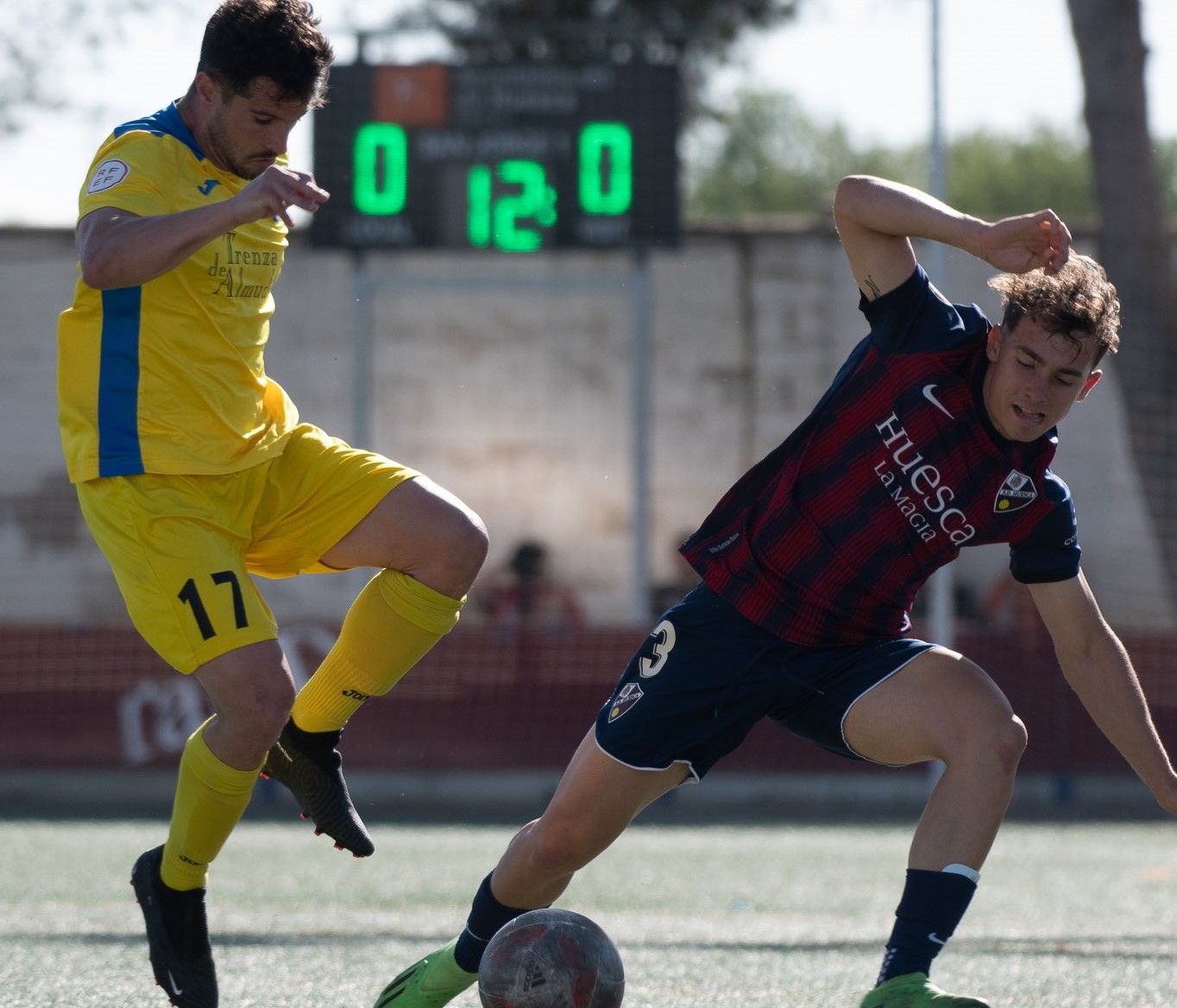 Un momento del partido. Foto: @SDHuescaB