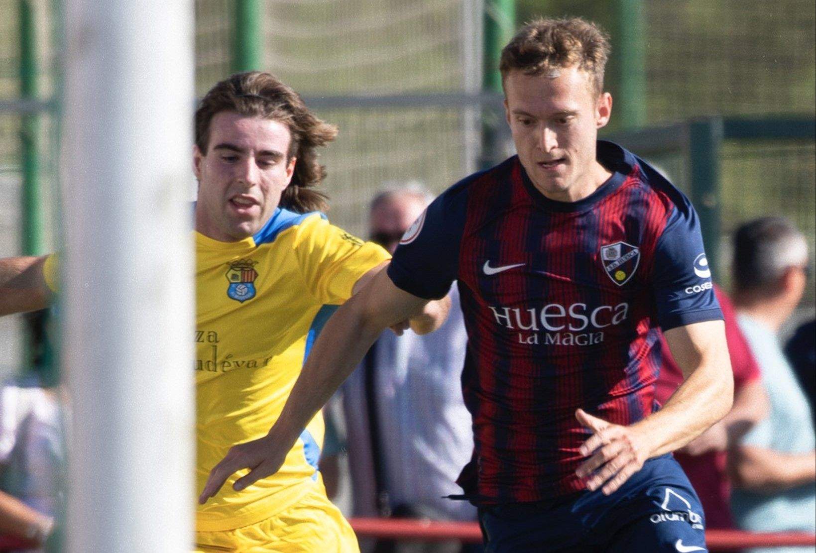 Un momento del partido. Foto: @SDHuescaB