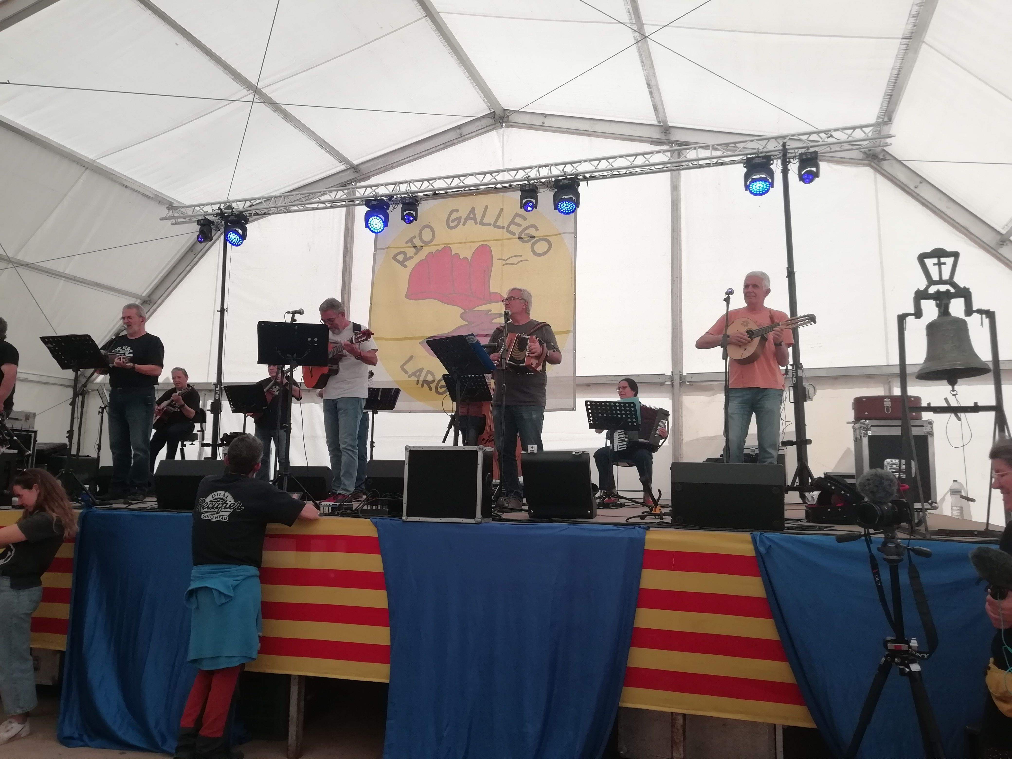 Celebración en Biscarrués del triunfo sobre el pantano.