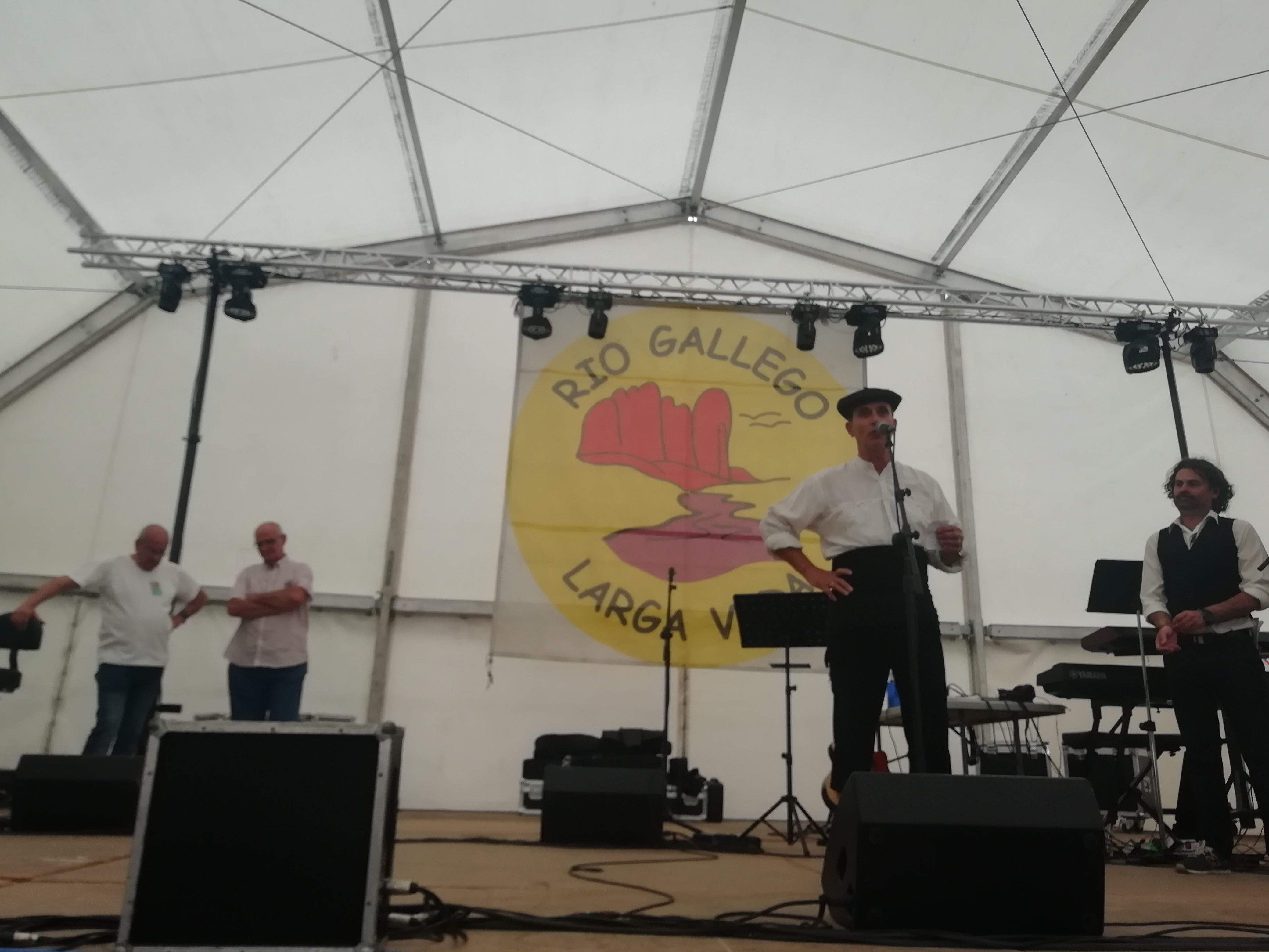 Celebración en Biscarrués del triunfo sobre el pantano.