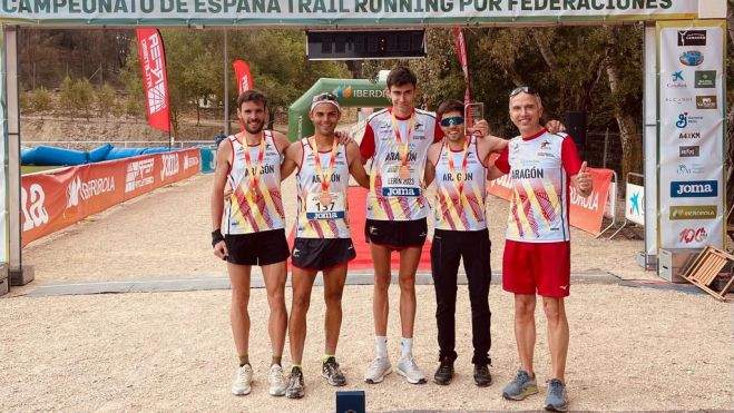 Selección aragonesa de trail running, con la medalla de bronce. Selección aragonesa de trail running, con la medalla de bronce.