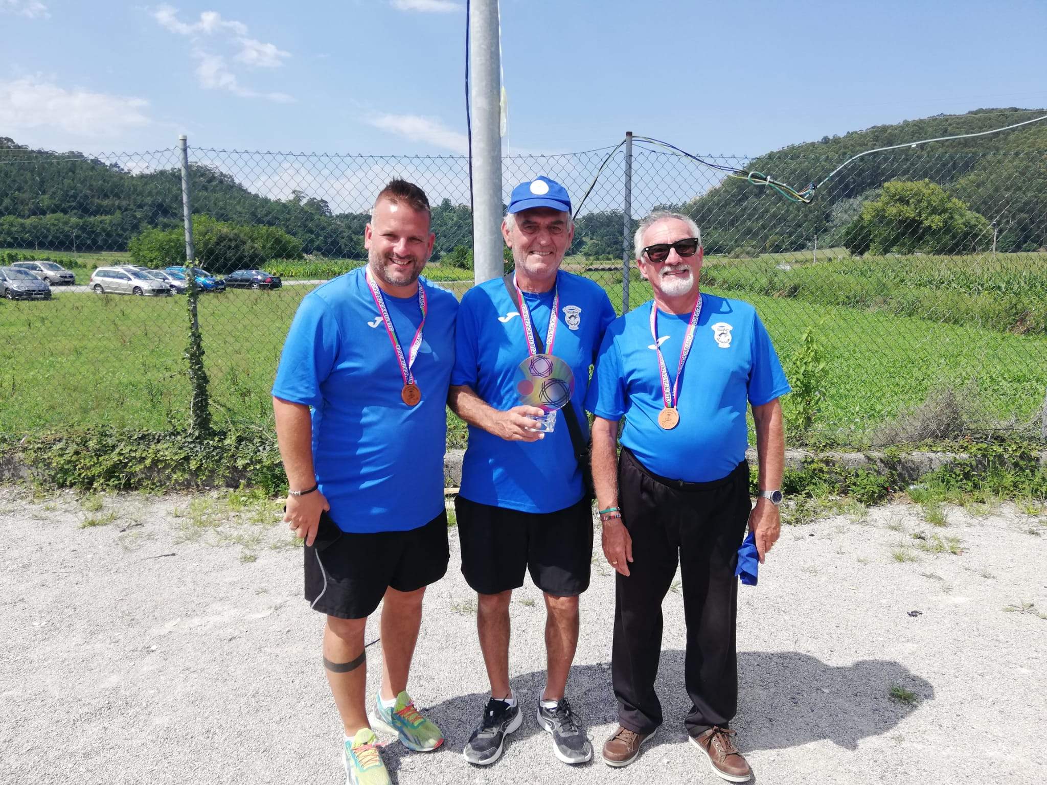 Equipo del Club de Petanca Alegría Laurentino, bronce en Camargo.