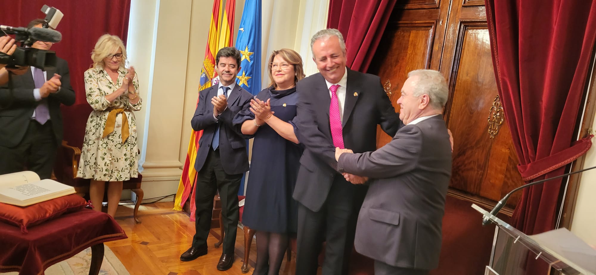 Toma de posesión de Carlos Campo de subdelegado del Gobierno en Huesca. Foto Javier García Antón