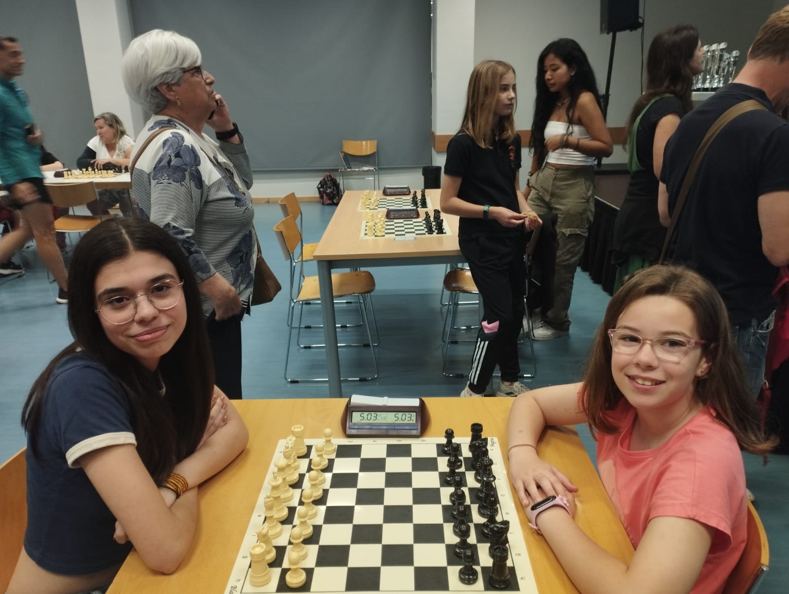 Isabel Bonet y Laura Gimeno, campeona y subcampeona del torneo regional femenino.