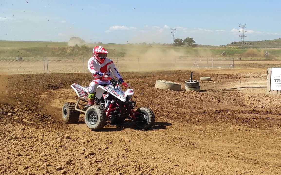 Entrenamiento de quadcross en Monzón el año pasado.