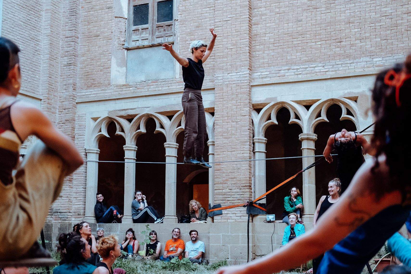 Caminando Por Las Nubes en Casbas. Foto Mai Ibargüen
