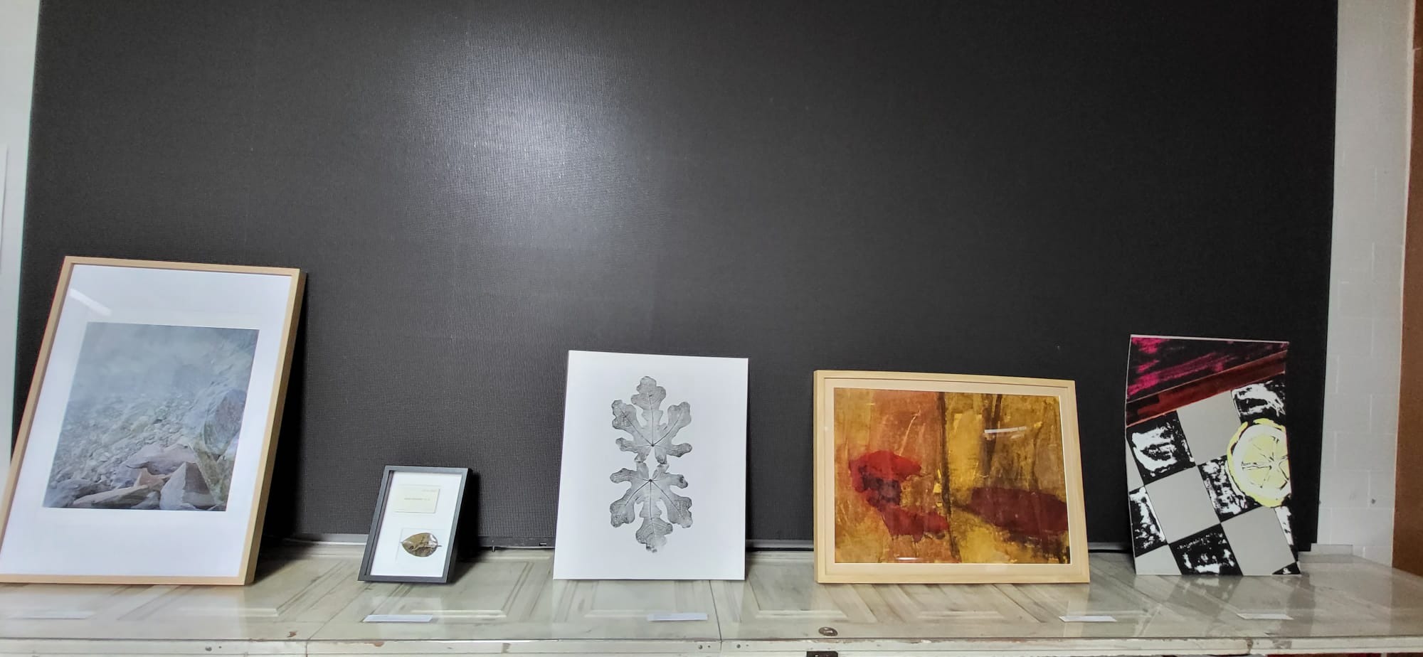 Exposición de obras que se subastarán en "Arte a precio de fortfait".