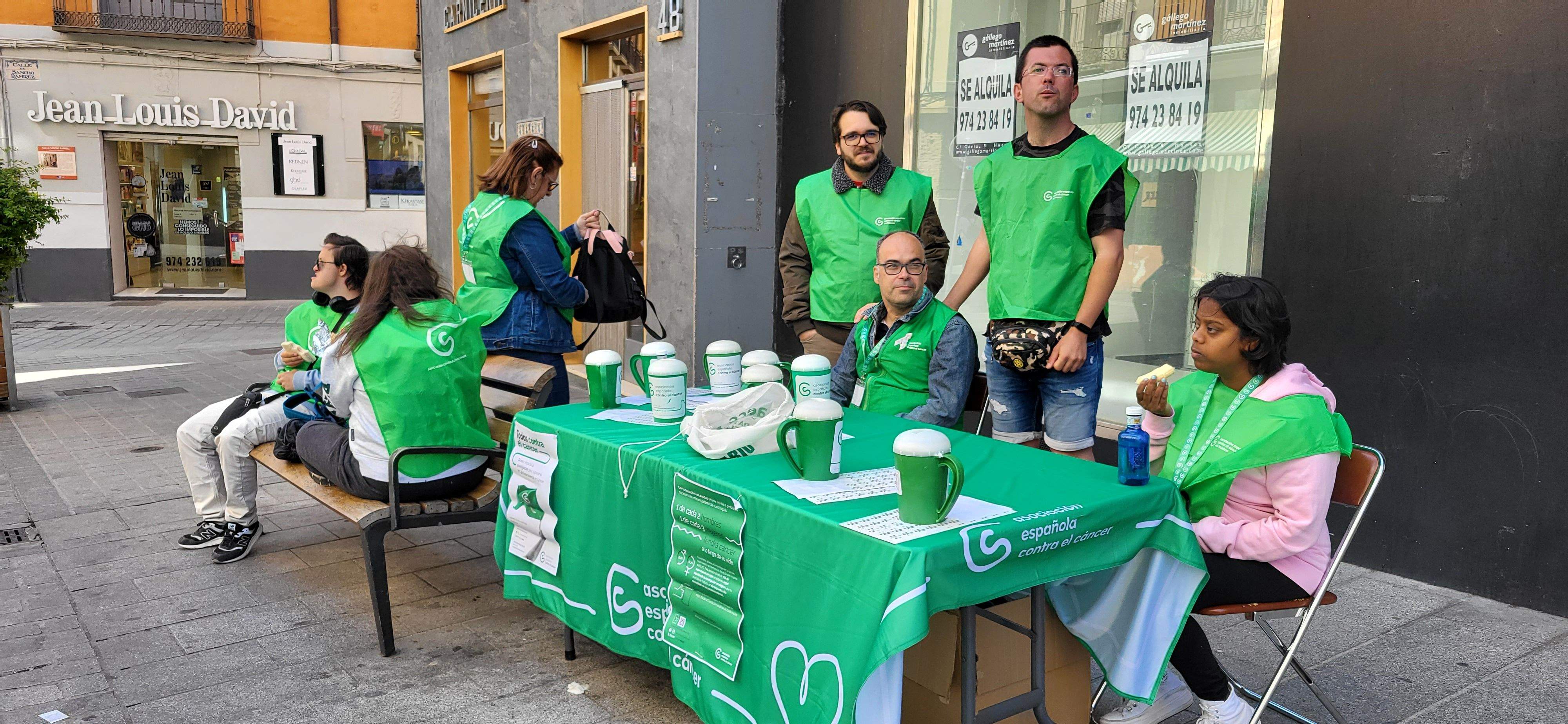 Imagen de archivo del Día de la Cuestación de la Asociación contra el Cáncer. Foto Myriam Martínez