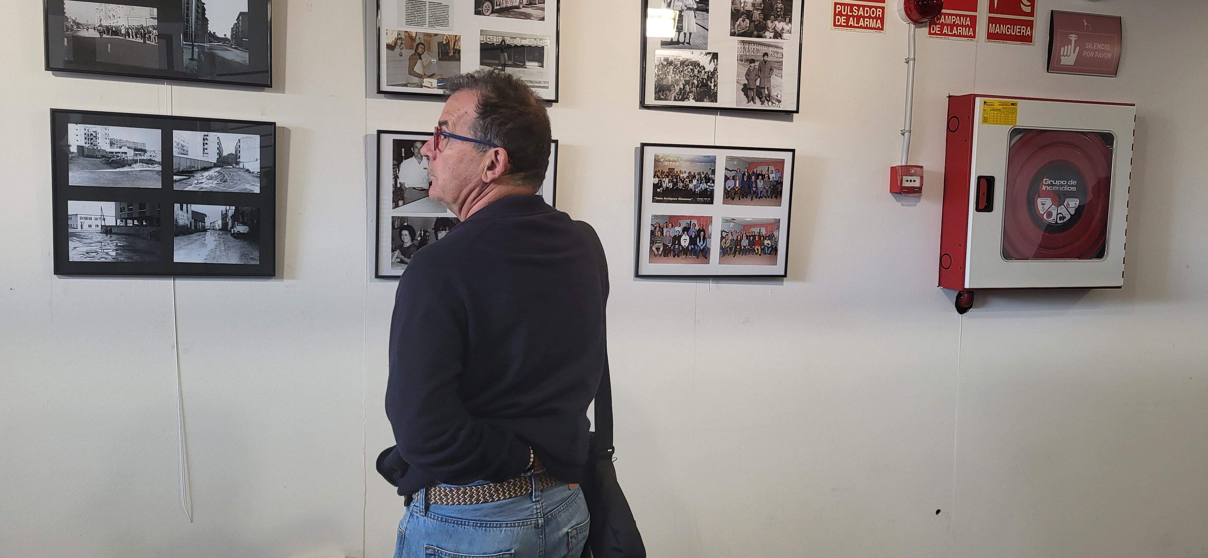  Visita guiada a la exposición "50 años haciendo barrio". Foto Myriam Martínez