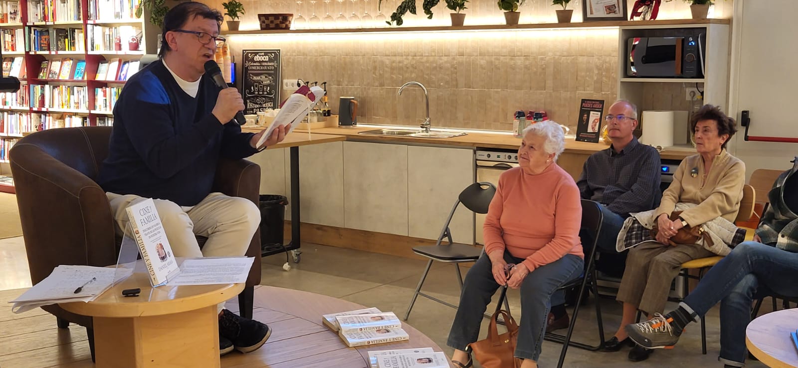Presentación del libro Cine y Familia en Santos Ochoa