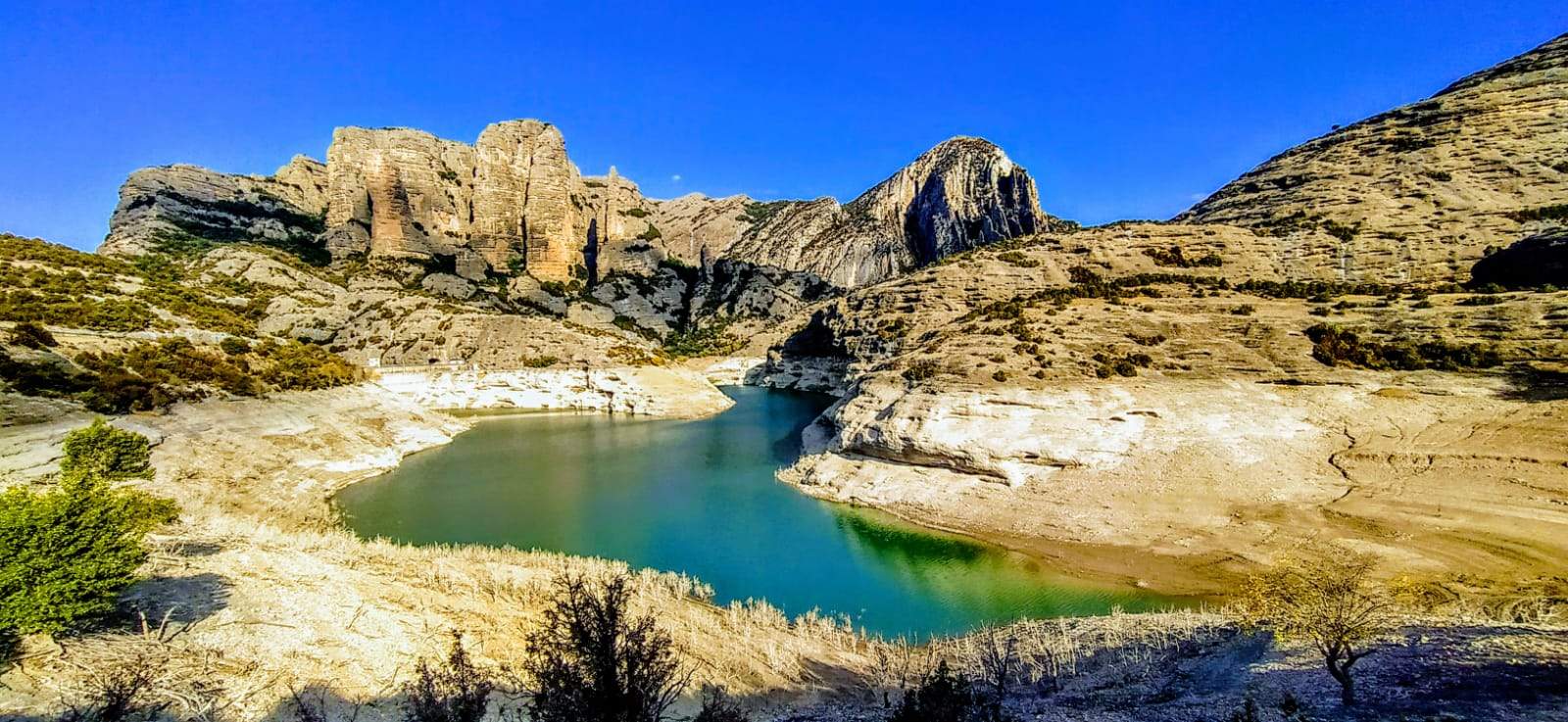 Se encuentra ubicado, en el municipio de Loporzano, dentro del Parque Natural de la Sierra y cañones de Guara. Corresponde a la comarca de la Hoya de Huesca.. Foto Joaquín Santafé (2)
