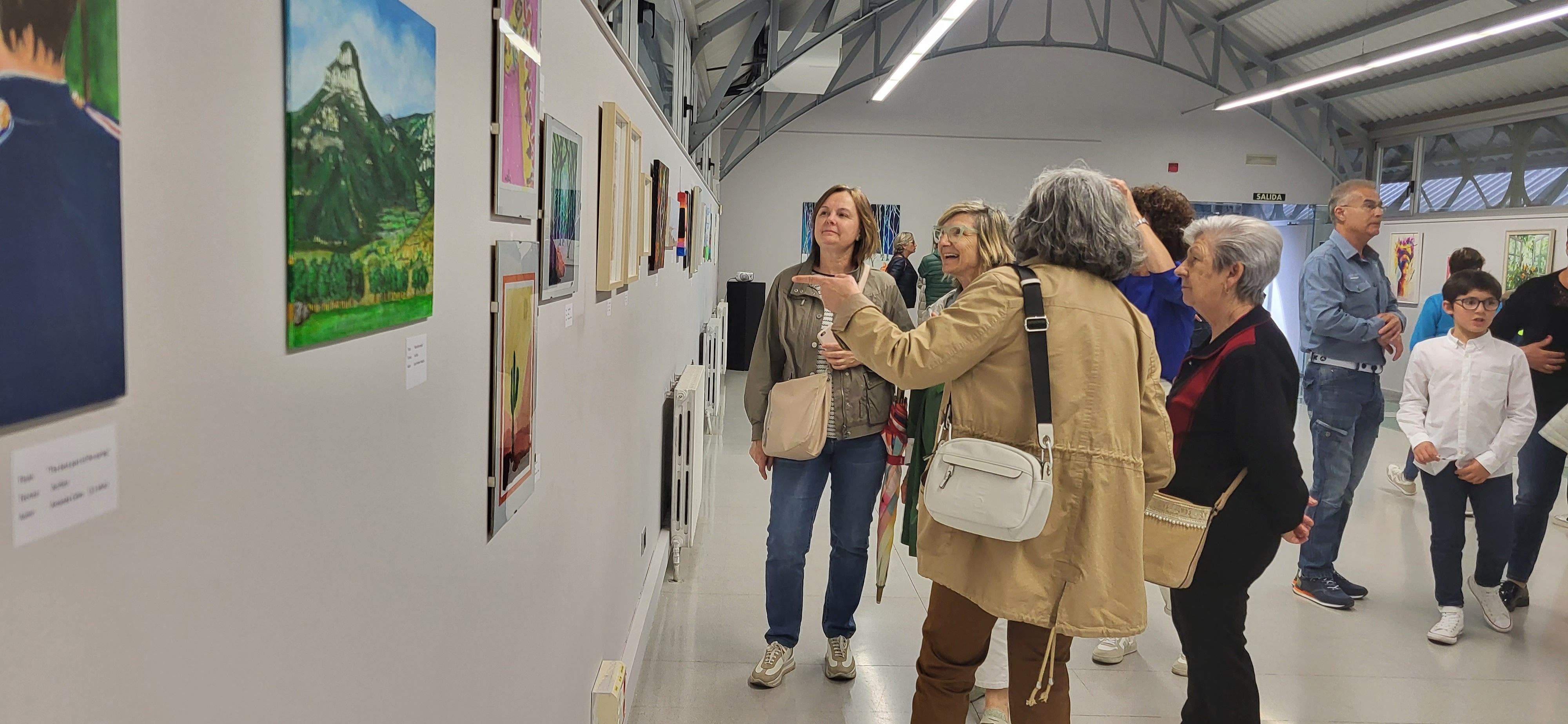 Exposición "Un paseo por la vida" del taller de Marian Ruiz. Foto Myriam Martínez