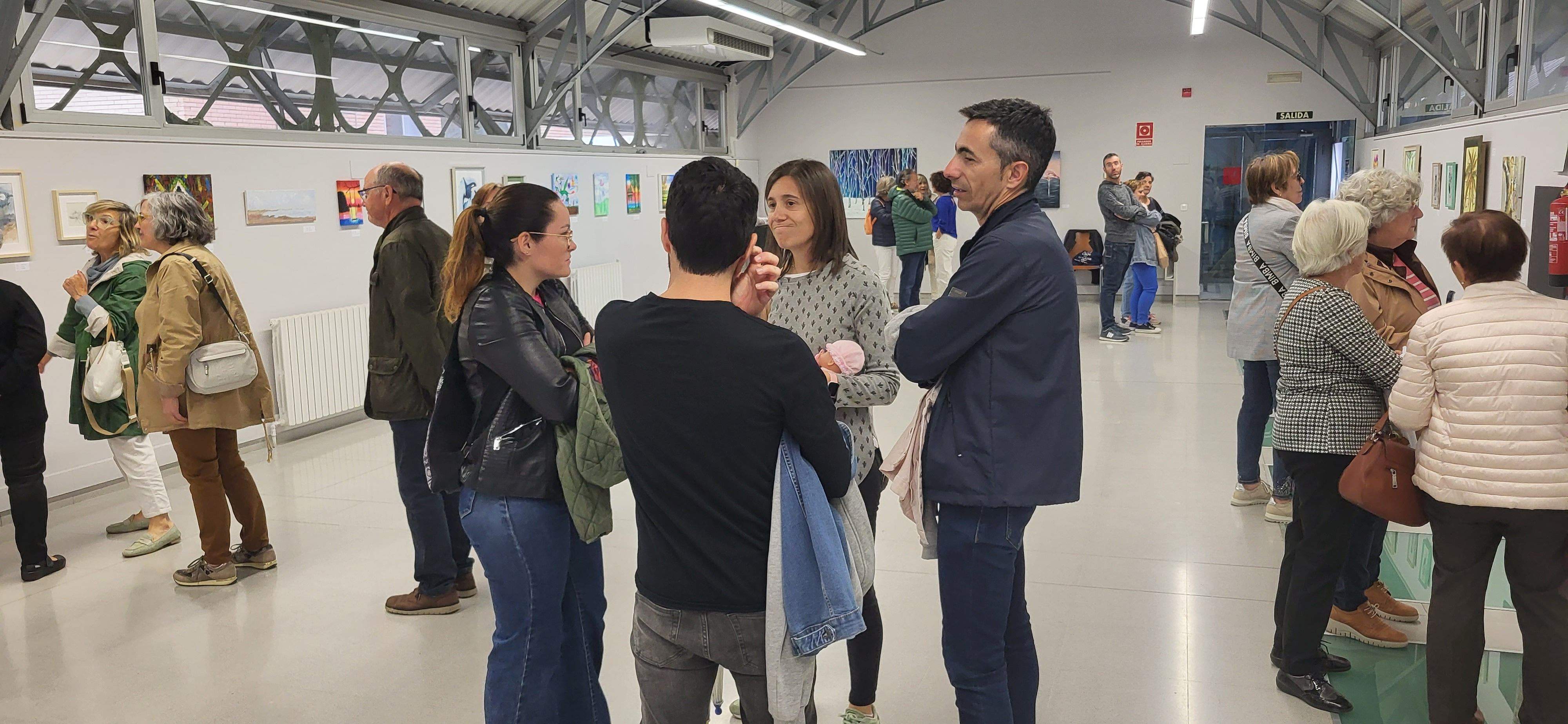 Exposición "Un paseo por la vida" del taller de Marian Ruiz. Foto Myriam Martínez