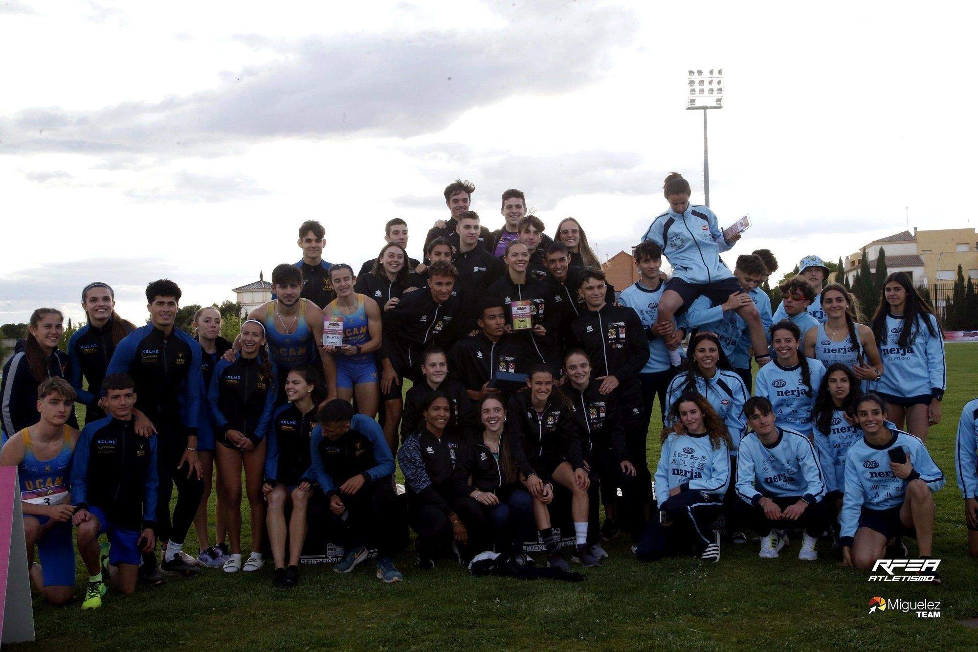 Javi Cruz, en lo más alto del podio con el Playas de Castellón.