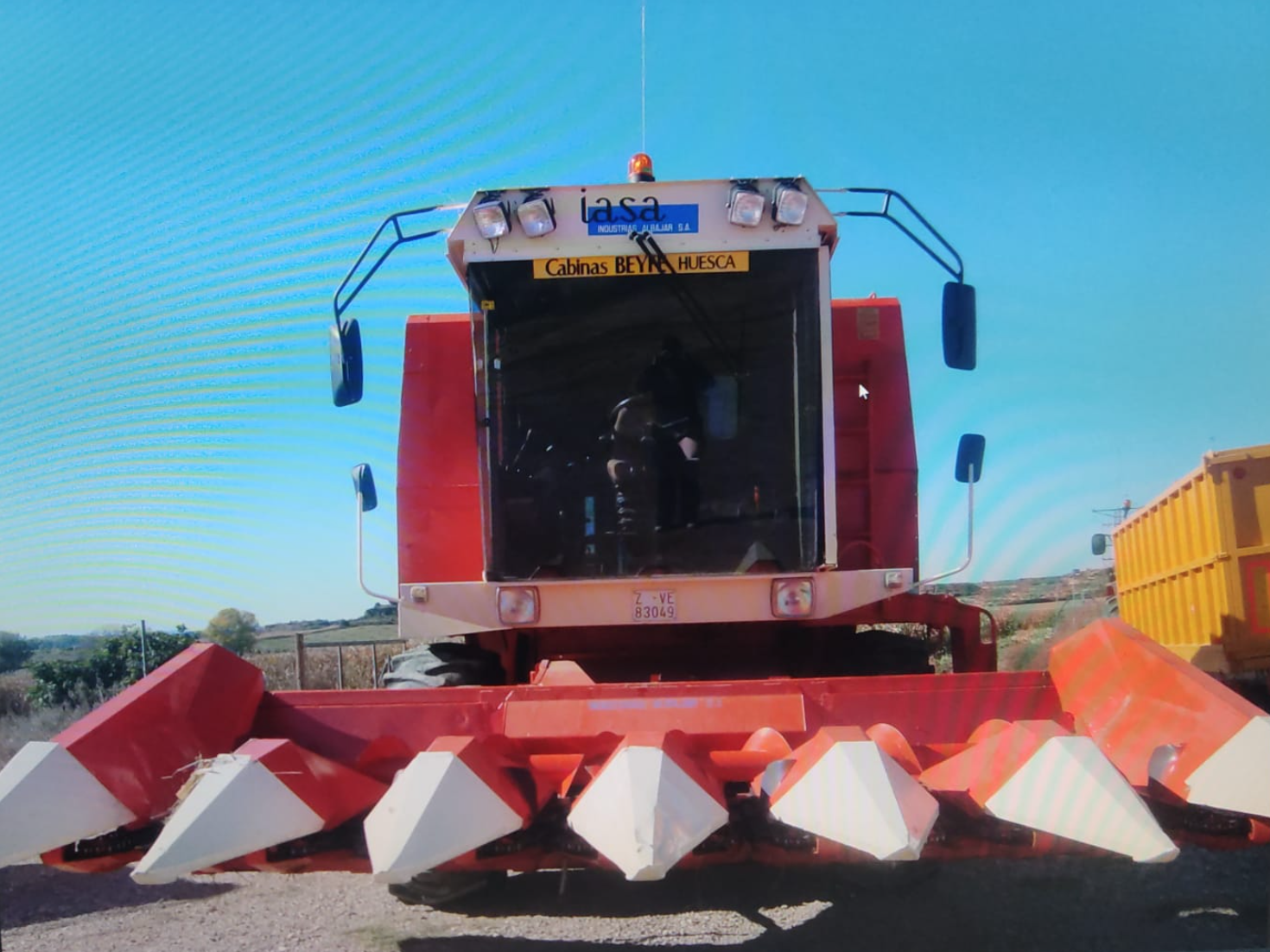 Libro IASA y la cosechadora española, de Miguel Ángel Rubio. Foto José Manuel Caballero.