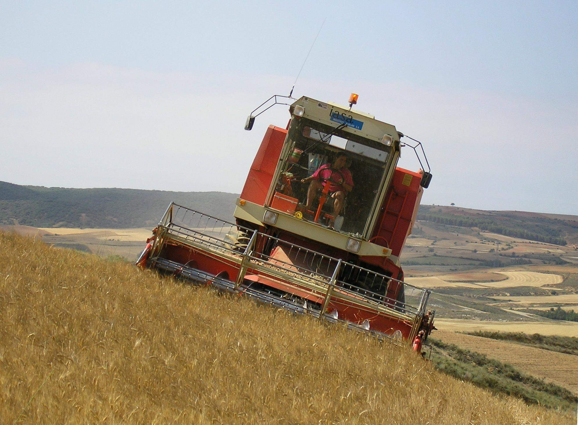 Libro IASA y la cosechadora española, de Miguel Ángel Rubio. Foto José Manuel Caballero.