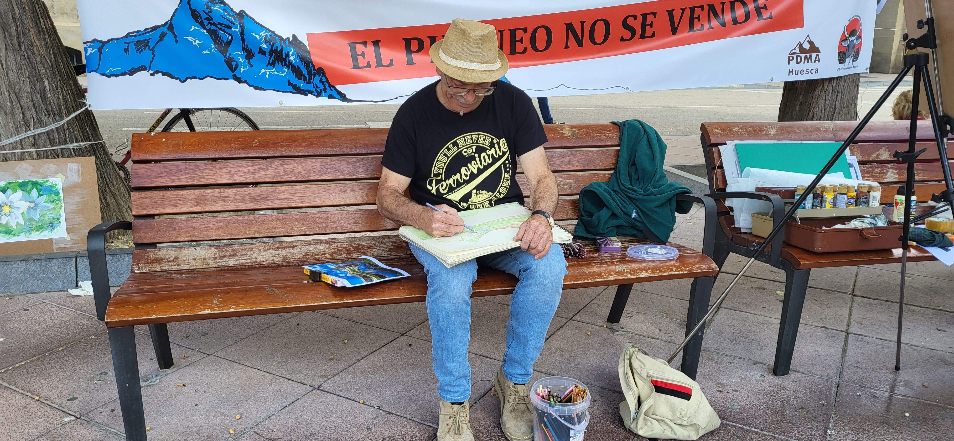 Actividad de pintura en la calle en defensa de Canal Roya. Foto: Mercedes Manterola