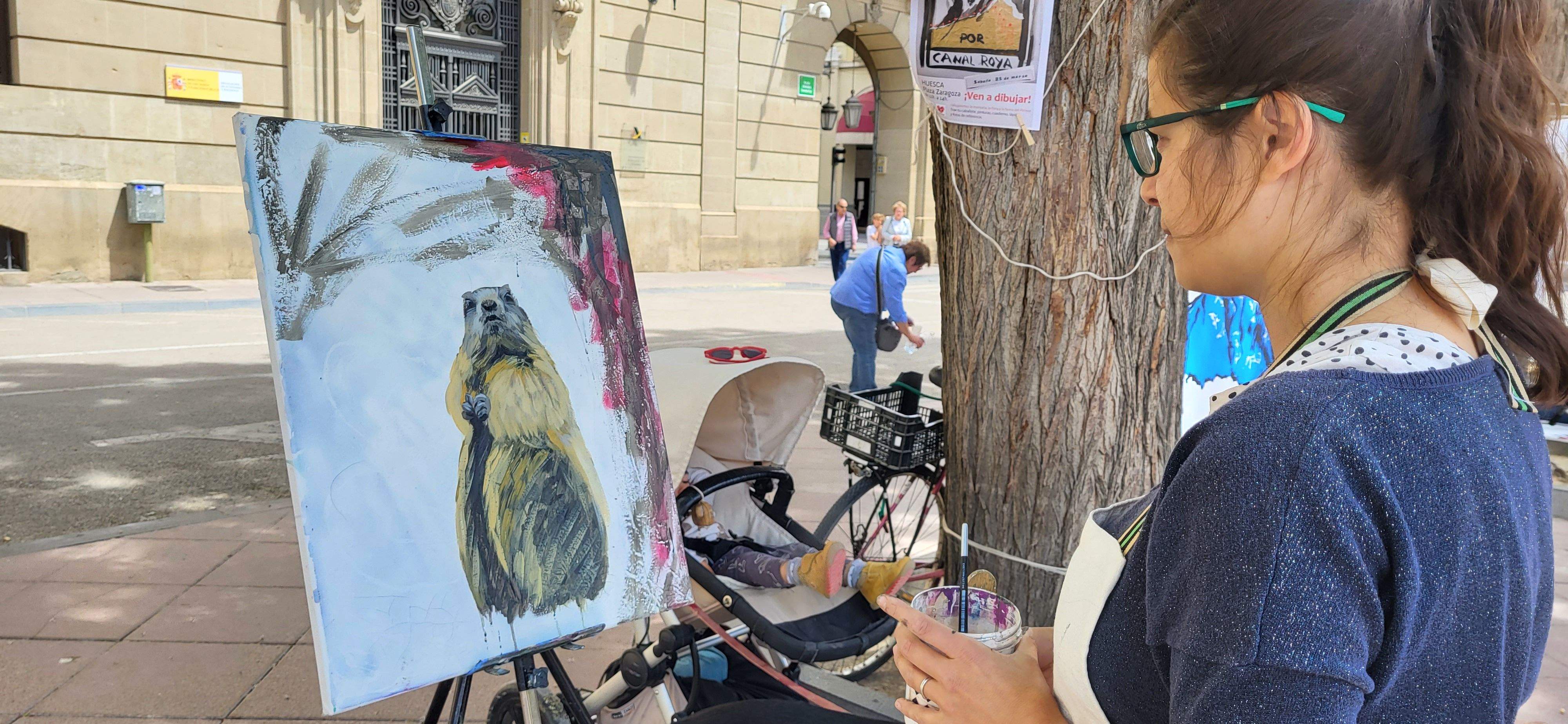 Actividad de pintura en la calle en defensa de Canal Roya. Foto: Mercedes Manterola