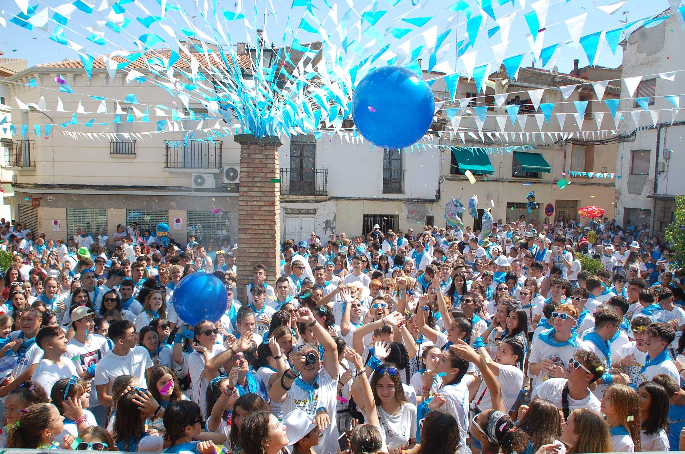 Cabalgata y chupinazo de las fiestas de Sariñena 2022 
