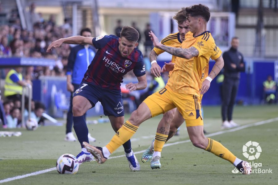 Gerard Valentín intenta un regate. Foto LaLiga