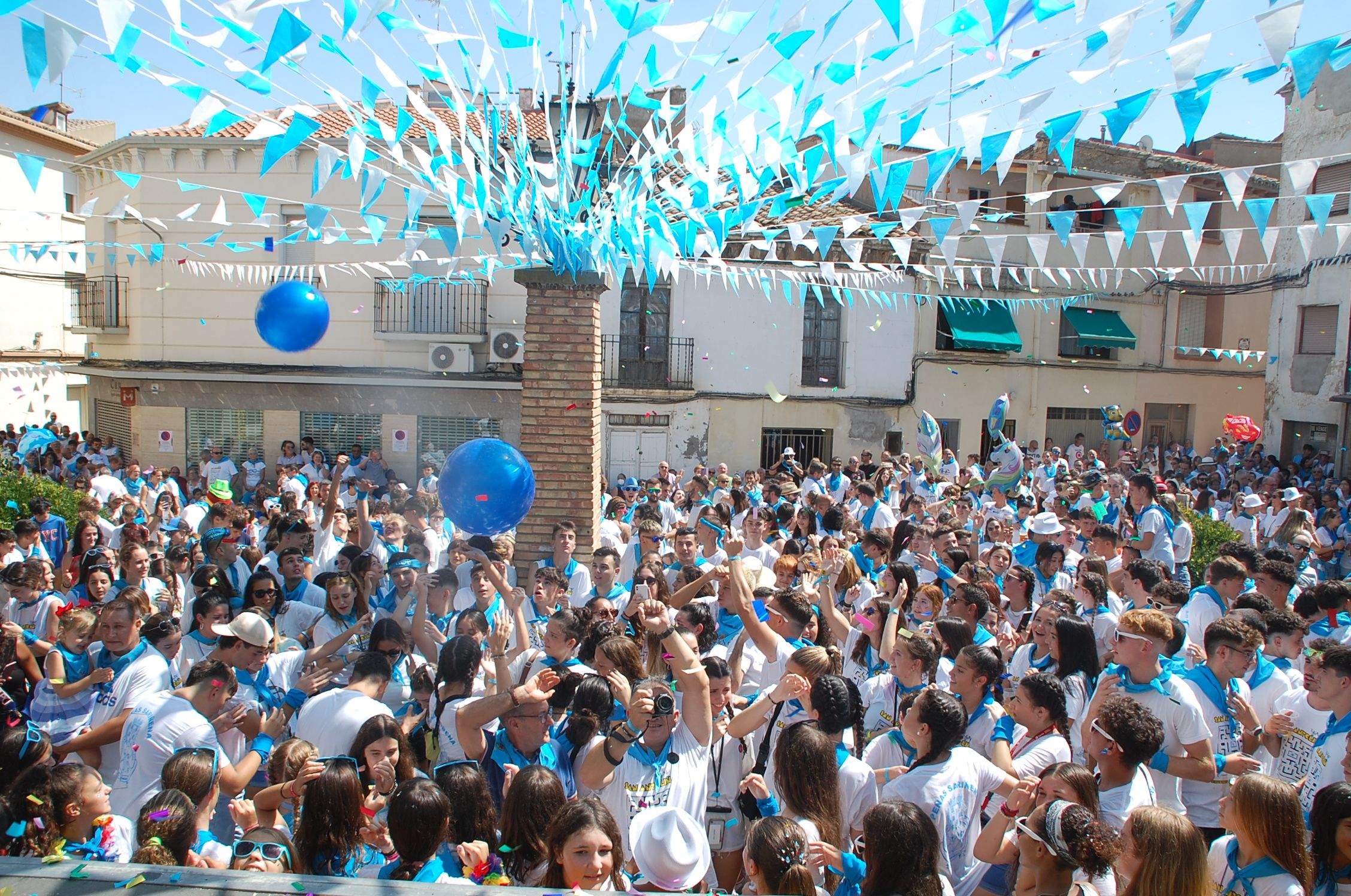 Cabalgata y chupinazo de las fiestas de Sariñena 2022 