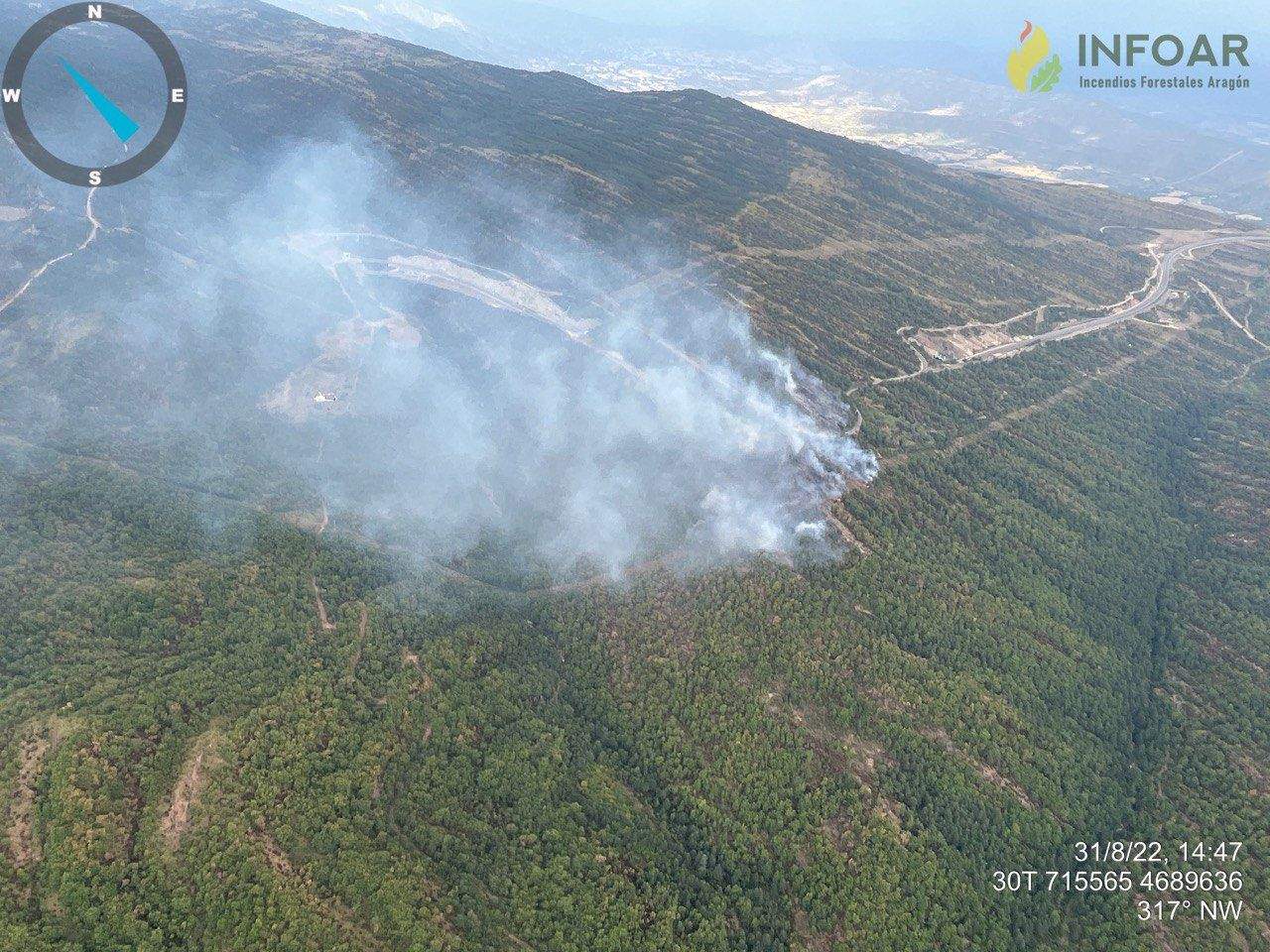 Incendio en Caldearenas. Esmontañas advierte de las consecuencias del fuego.