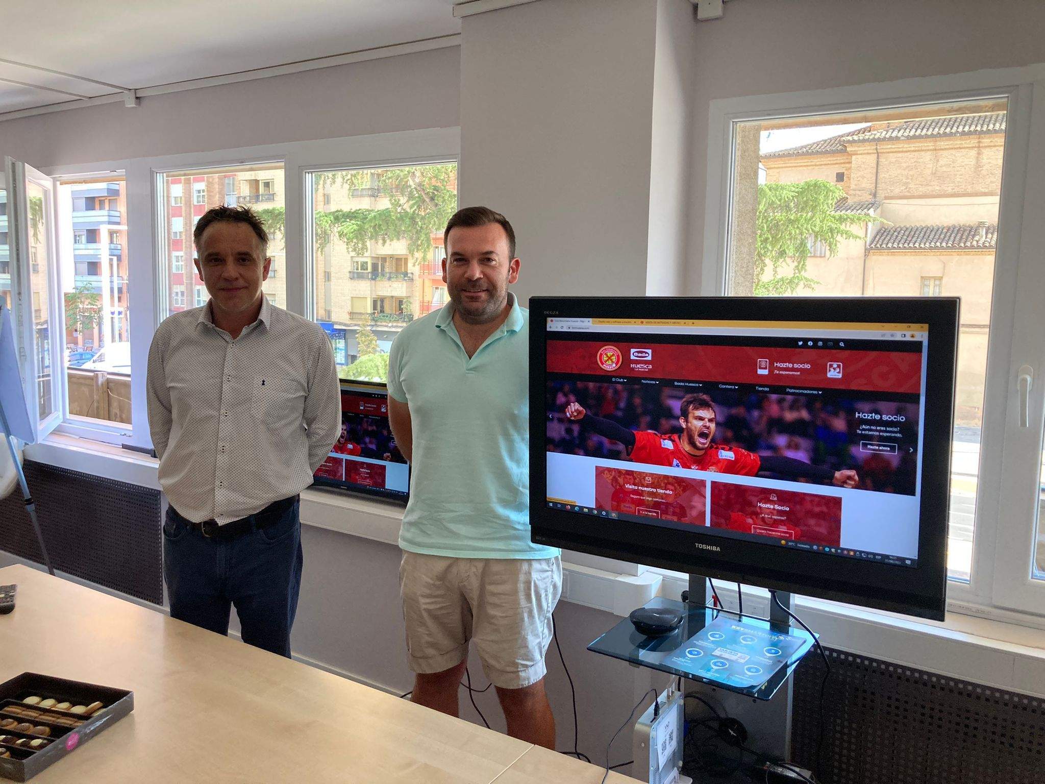 Conrado Toro y Néstor Oliva, de Webdreams y Balonmano Huesca