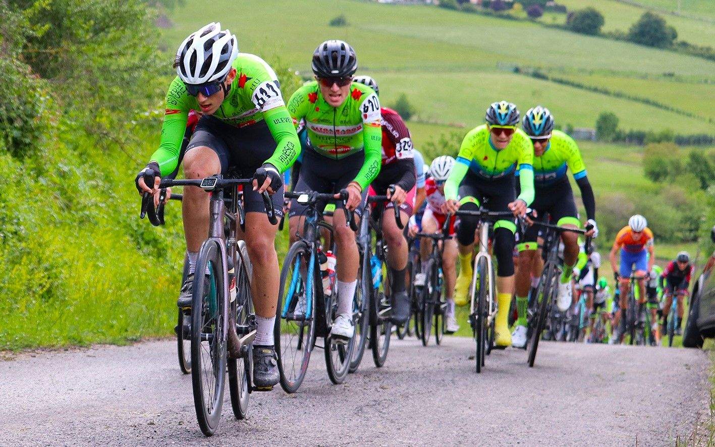Tamé y Galván trabajaron  para colocar el sello oscense lo más adelante posible. Gran trabajo de los oscenses en un intenso fin de semana. Foto: Martín Early