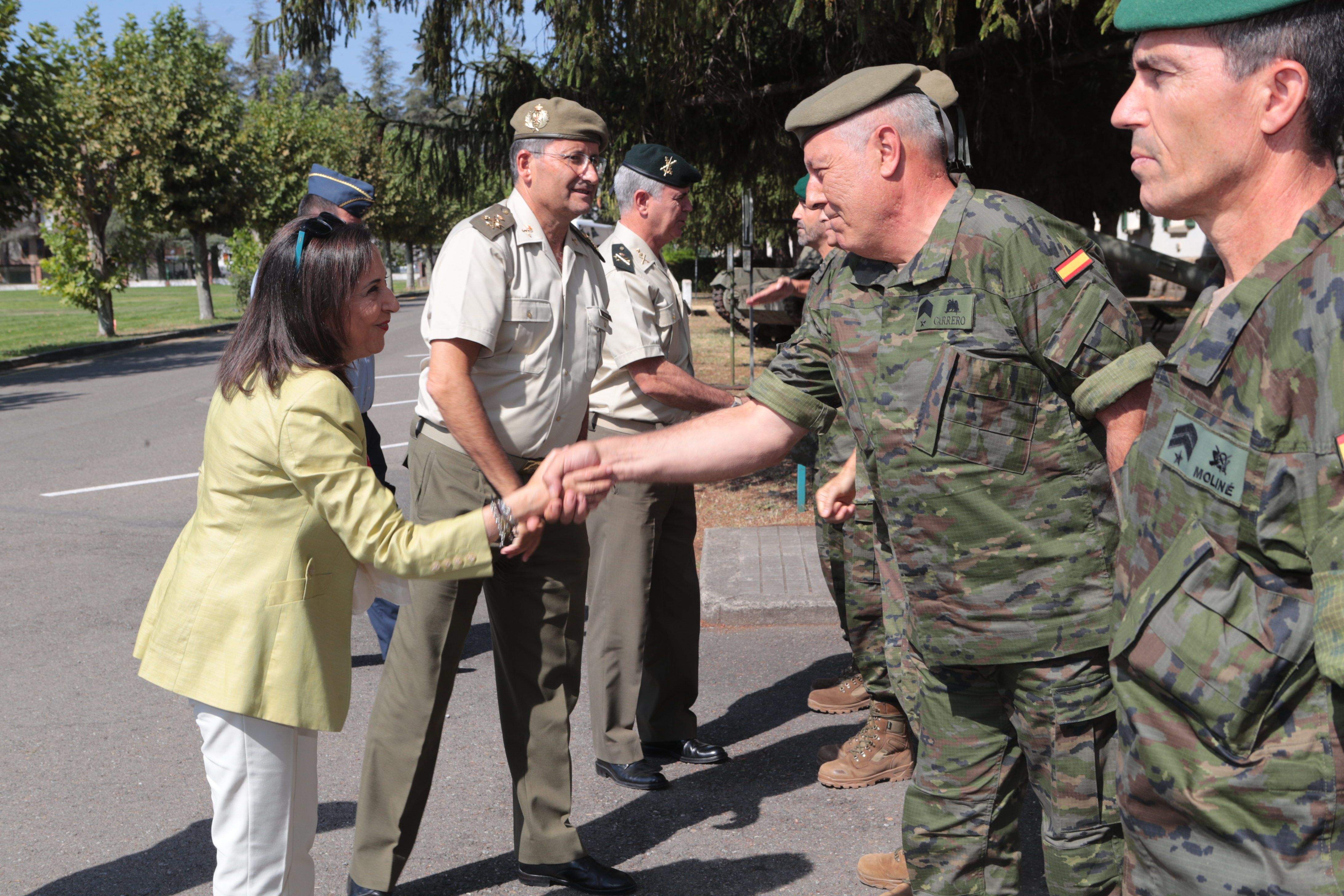 Visita de la ministra Robres al acuartelamiento san bernardo y al Castillo de San Pedro de Jaca.  Foto Ministerio de Defensa