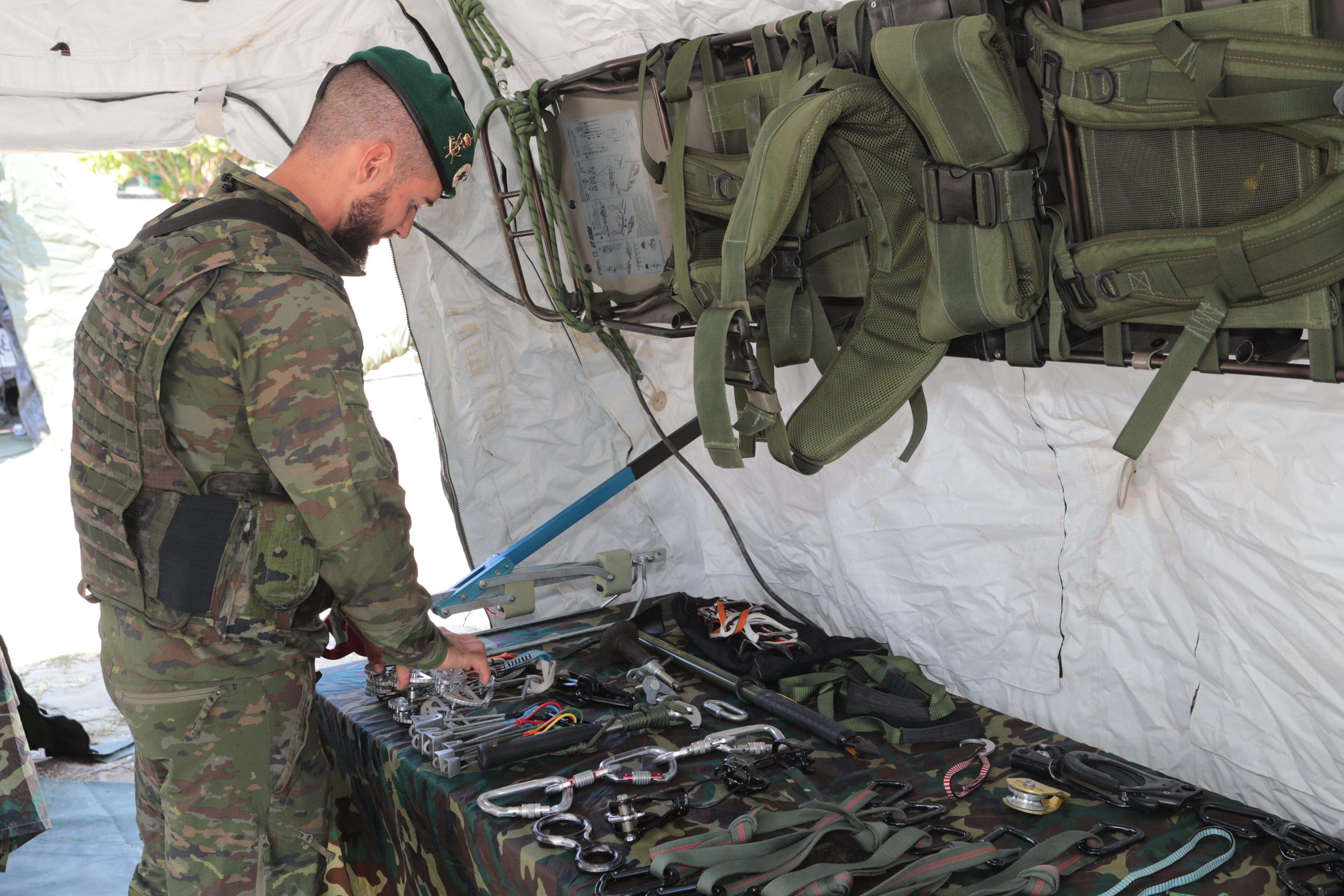 Visita de la ministra Robres al acuartelamiento san bernardo y al Castillo de San Pedro de Jaca.  Foto Ministerio de Defensa