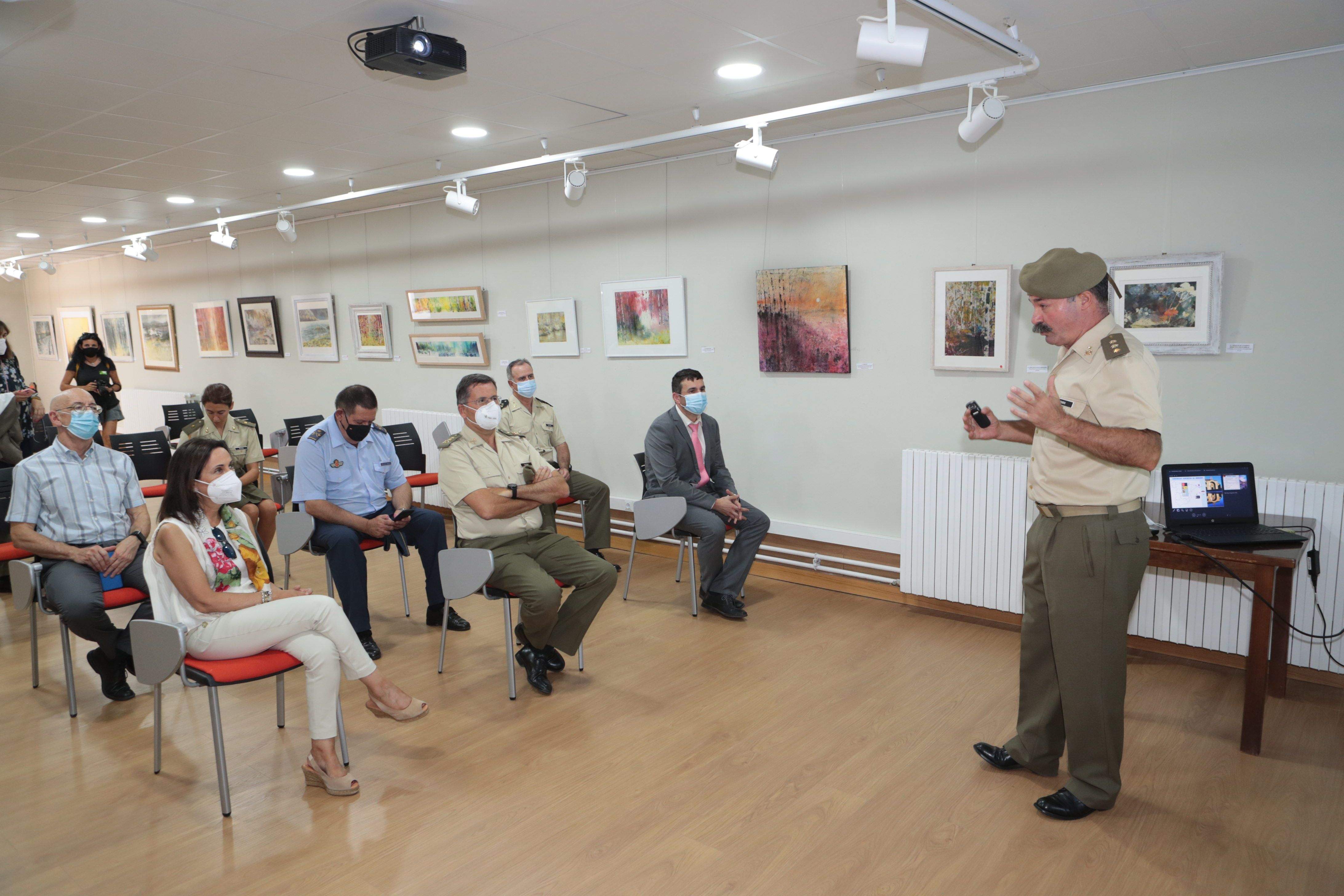Visita de la ministra Robres al acuartelamiento san bernardo y al Castillo de San Pedro de Jaca.  Foto Ministerio de Defensa